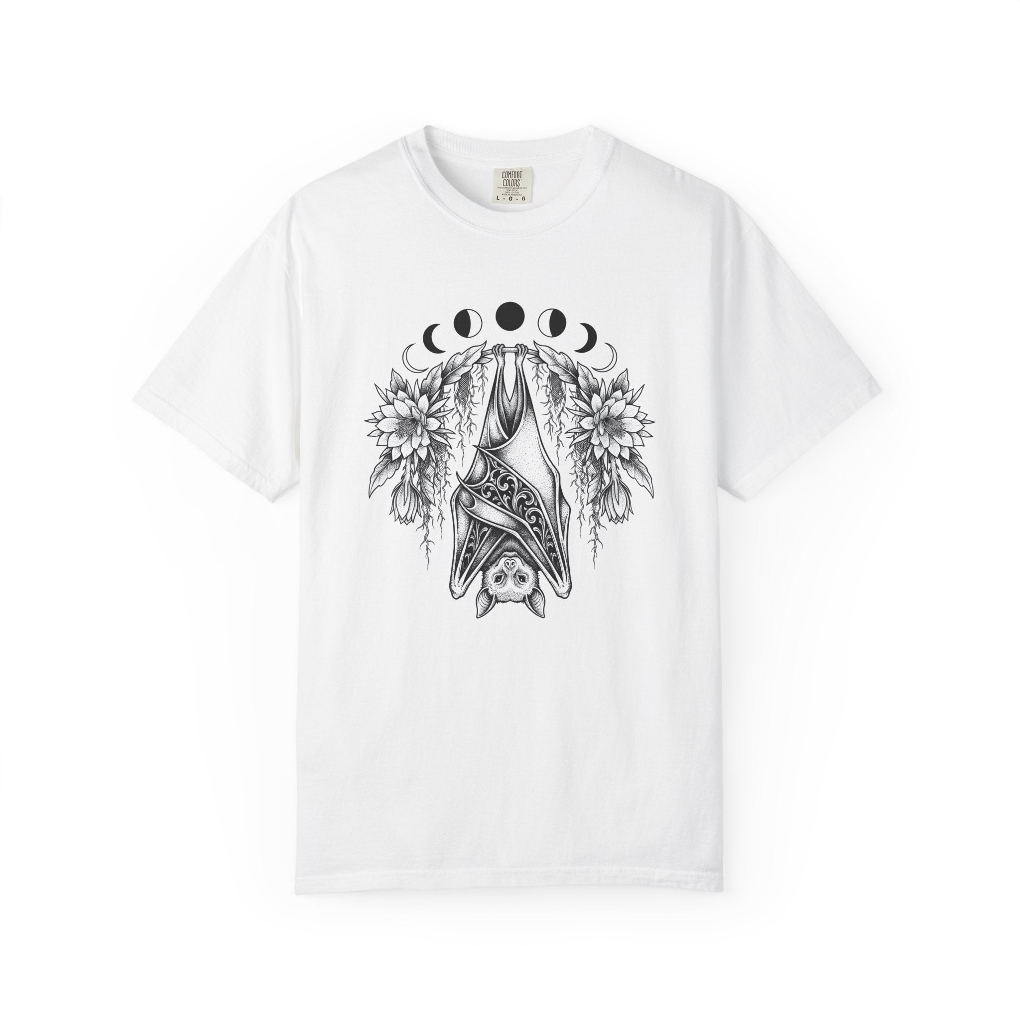 Bat Flower Shirt Halloween Magic Gift Women Dark Art Tee Black Bat T-Shirt Horror Fan Gothic Tshirt Mystical Graphic Retro Lunar Phases