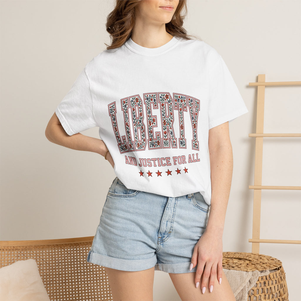 Flower Varsity Letters Shirt America Flag Gift Women Retro Tee Floral Varsity T-Shirt American Enthusiast Vintage Tshirt Banner Graphic