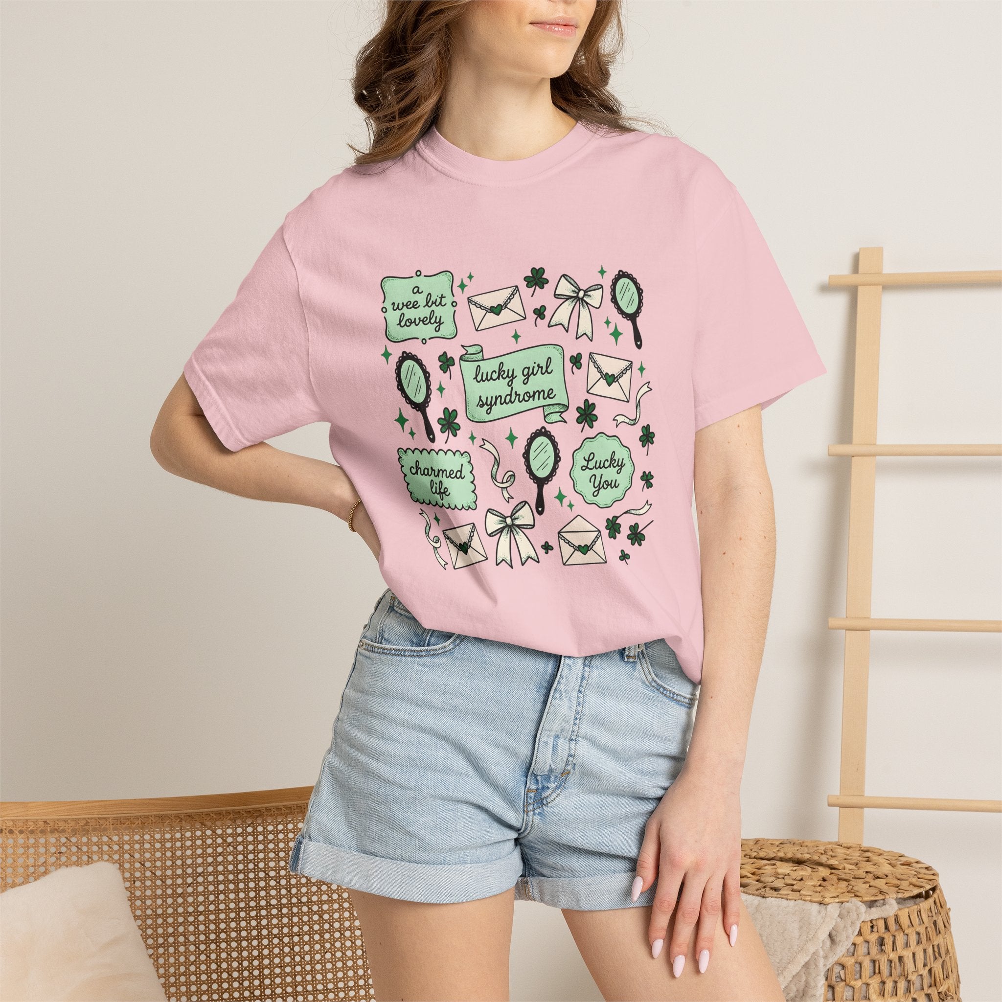 Shamrock Art Shirt St Patrick's Day Prosperity Gift Women Line Art Tee Clover T-Shirt St Patricks Fan Illustration Graphic Antique Bow Tie