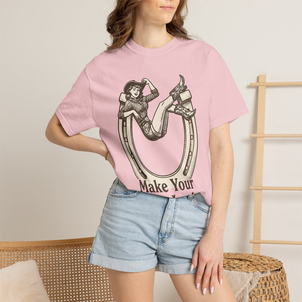 Cowgirl Graphic Shirt Cowgirl Western Gift Women Vintage Tee Rodeo T-Shirt Cowboy Fan Country Tshirt Western Design Retro Horseshoe Tshirt