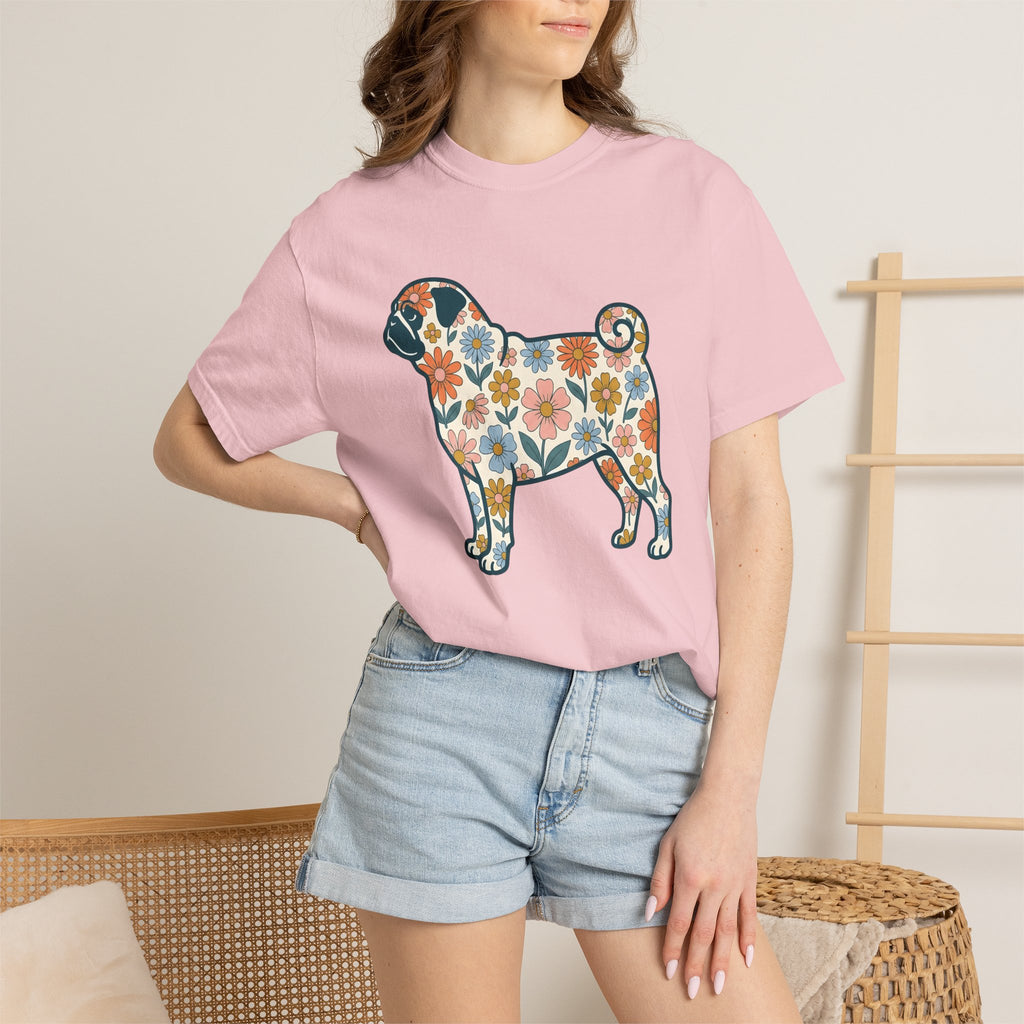 Pug Dog Shirt Dog Floral Gift Women Floral Graphic Tee Puggle T-Shirt Dog Fan Graphic Tshirt Botanical Illustration Retro Daisy Tshirt