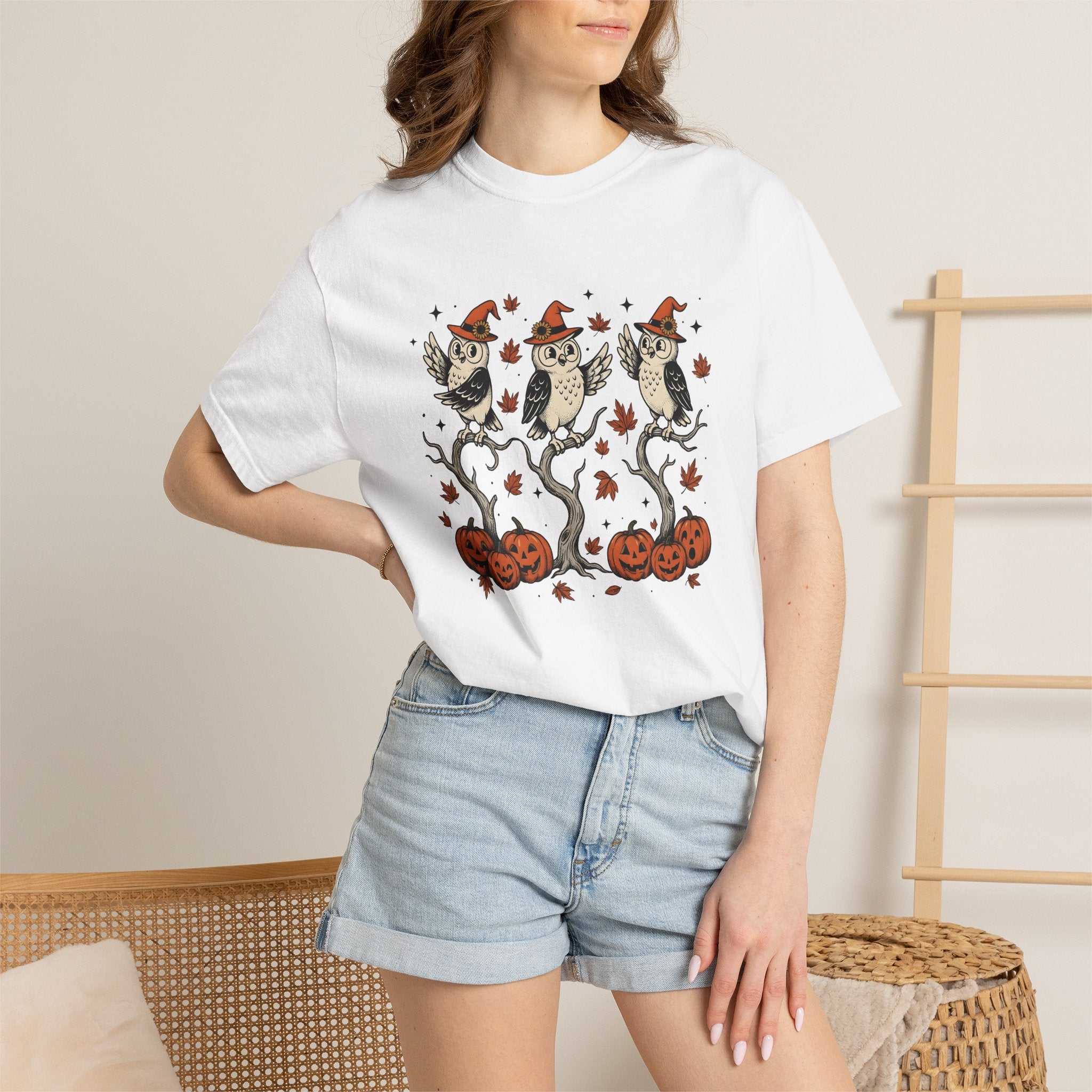 Owl Sorcerer Hat Shirt Halloween Foliage Gift Women Old School Tee Witch Hat T-Shirt Spooky Fan Vintage Tshirt Greenery Graphic Line Art