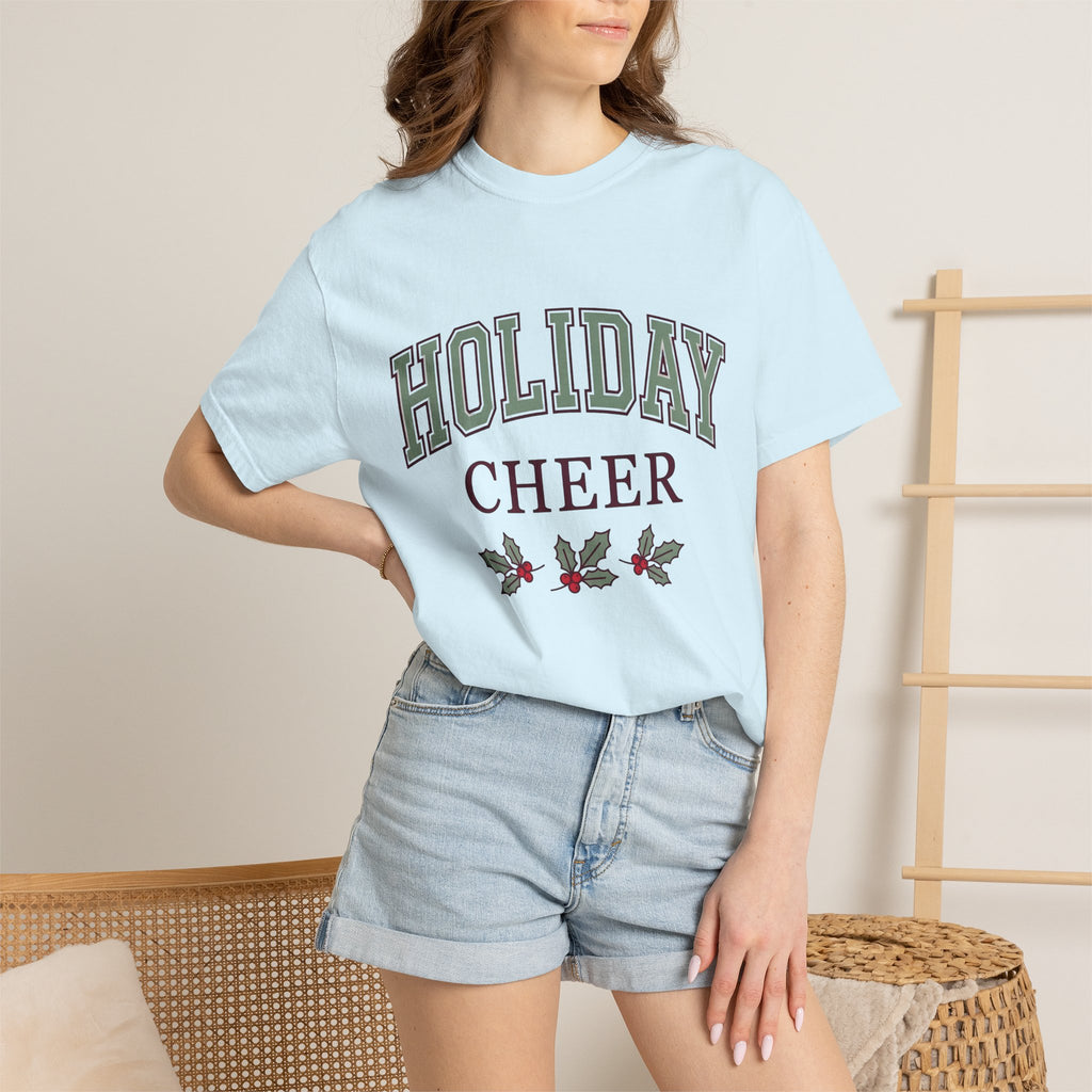 Holly Leaves Shirt Holiday Christmas Gift Women Collegiate Tee Holly T-Shirt Christmas Fan Retro Tshirt Xmas Graphic Vintage Berries Tshirt