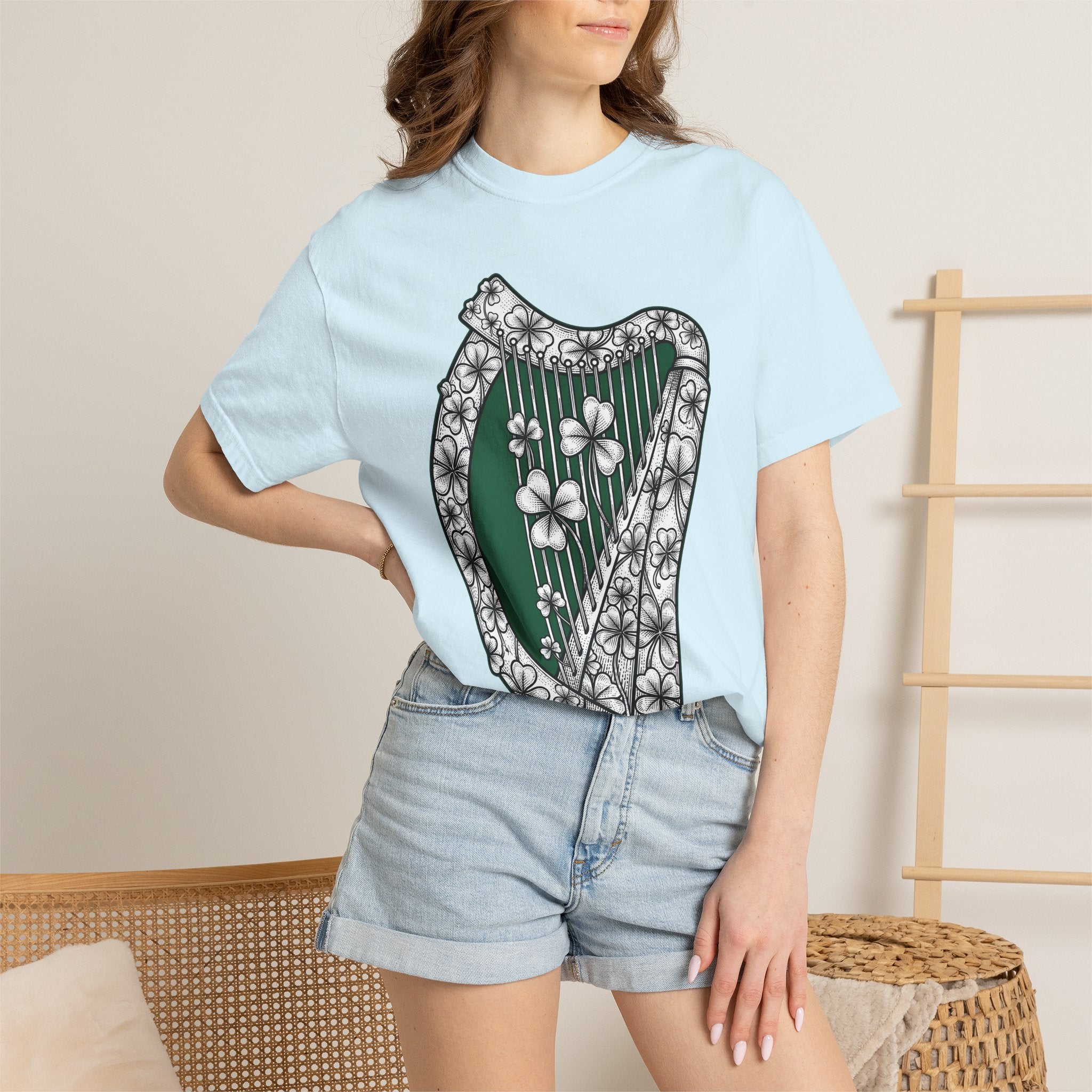 Shamrock Harp Shirt St Patrick's Day Gaelic Gift Women Line Art Tee Harp T-Shirt Patrick's Day Fan Celtic Graphic Tshirt Hand Drawn Clover