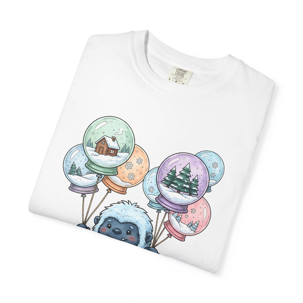Bigfoot Snow Globe Shirt Cute Cold Gift Women Illustrated Tee Sasquatch T-Shirt Adorable Fan Illustrated Tshirt Frosty Graphic Line Art