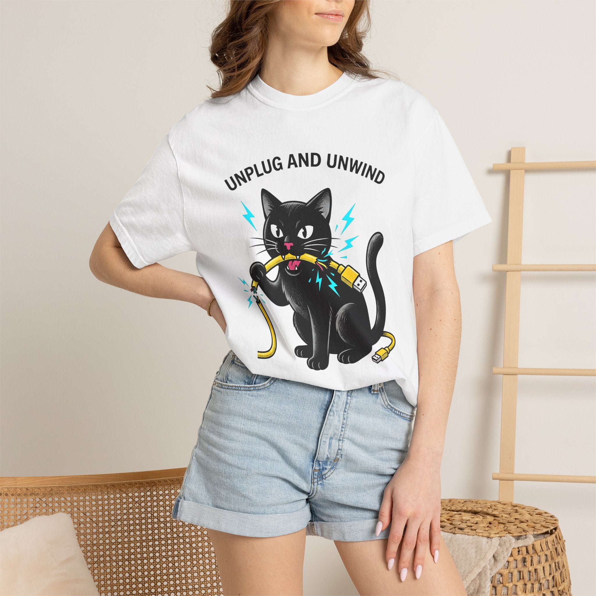 Black Cat Shirt Cat Humor Gift Women Cartoon Tee Kitty T-Shirt Feline Fan Comic Tshirt Funny Graphic Retro Usb Cable Tshirt