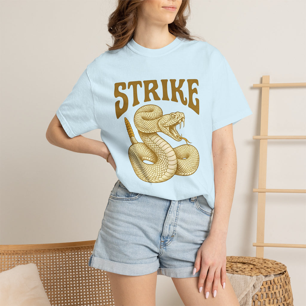 Rattlesnake Graphic Shirt Animal Outdoors Gift Women Vintage Tee Snake T-Shirt Wildlife Enthusiast Retro Tshirt Camping Graphic Hand Drawn