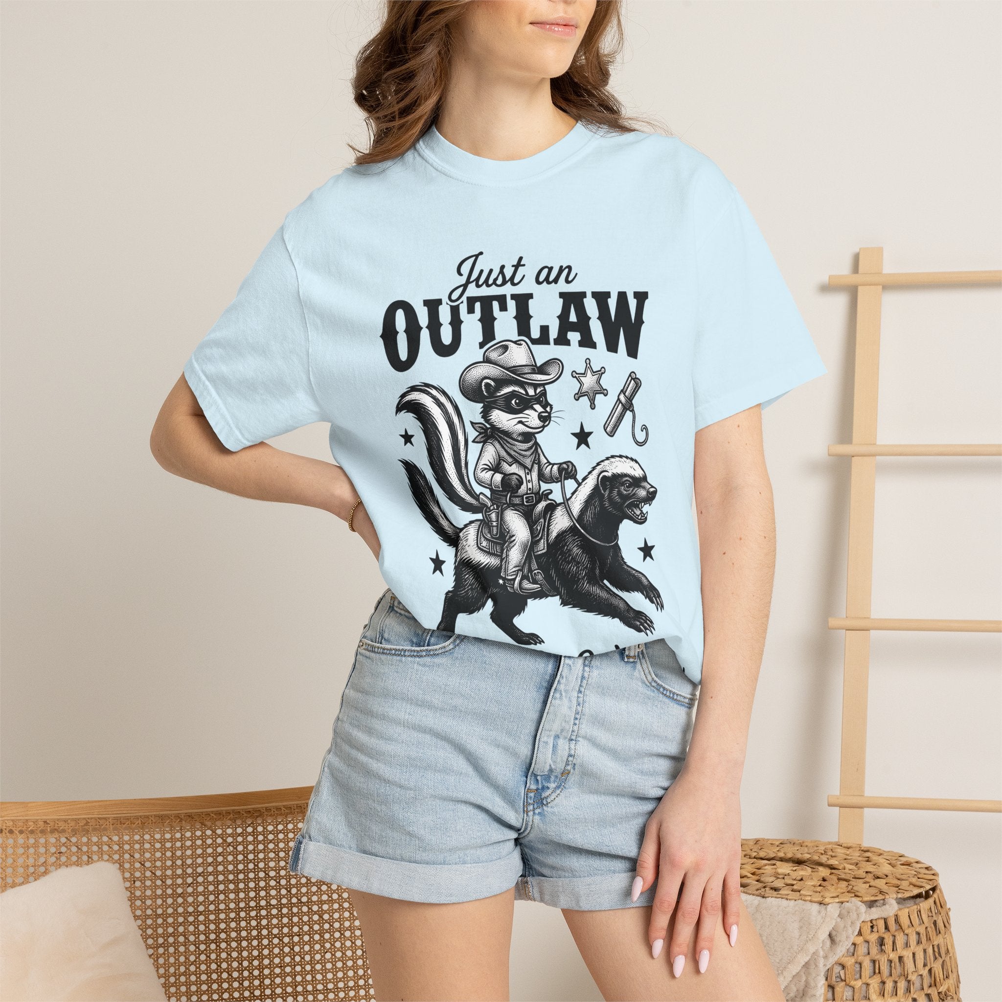 Raccoon Cowboy Shirt Funny Wildlife Gift Women Retro Tee Bandit T-Shirt Humor Fan Vintage Tshirt Animal Graphic Sketch Honey Badger Tshirt