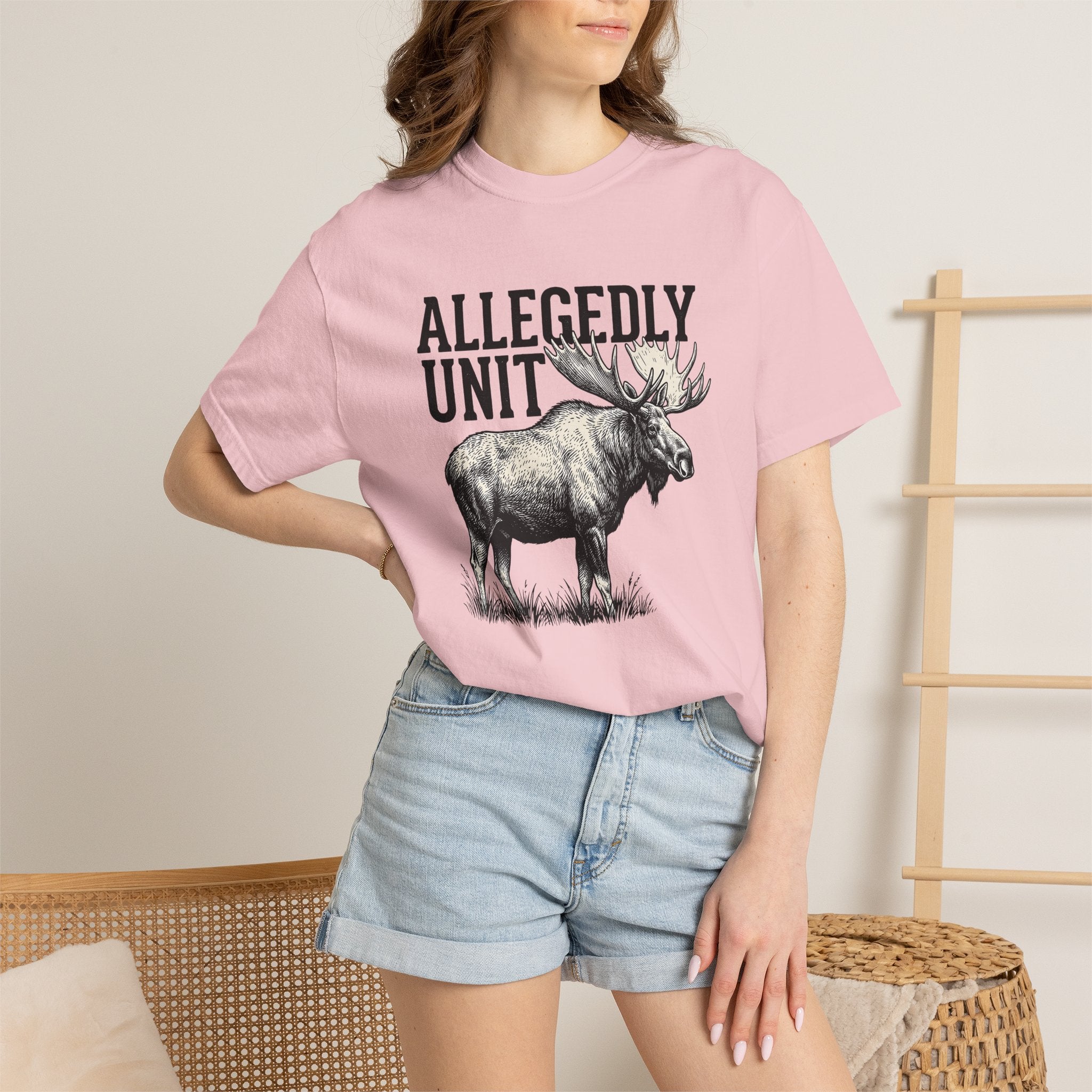 Moose Graphic Shirt Funny Animal Gift Women Vintage Tee Elk T-Shirt Humor Fan Retro Tshirt Wildlife Graphic Hand Drawn Grass Tshirt