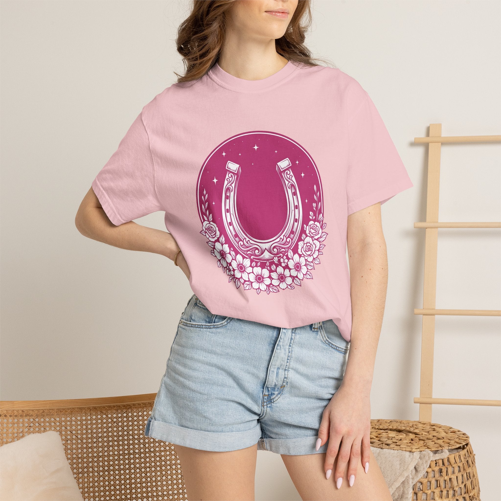 Floral Horseshoe Shirt Cowgirl Rodeo Gift Women Hippie Tee Horseshoe T-Shirt Cowgirl Fan Bohemian Tshirt Rodeo Graphic Antique Shining Star