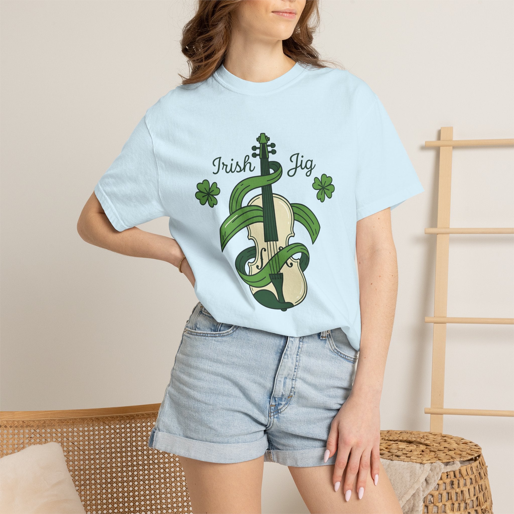 Fiddle Clover Shirt St Patrick's Day Sound Gift Women Line Art Tee Shamrock T-Shirt Luck Fan Illustrated Graphic Tshirt Antique Green Leaf