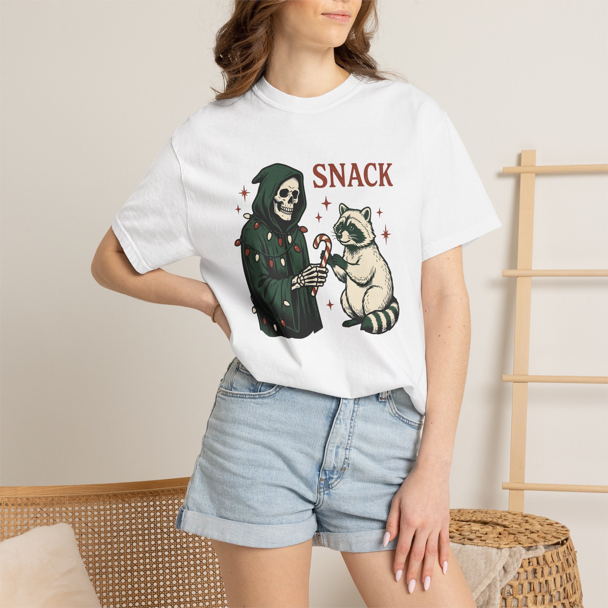 Reaper Raccoon Shirt Christmas Fun Gift Women Heritage Tee Trash Panda T-Shirt Xmas Fan Retro Tshirt Humorous Graphic Vintage-Inspired Sweet