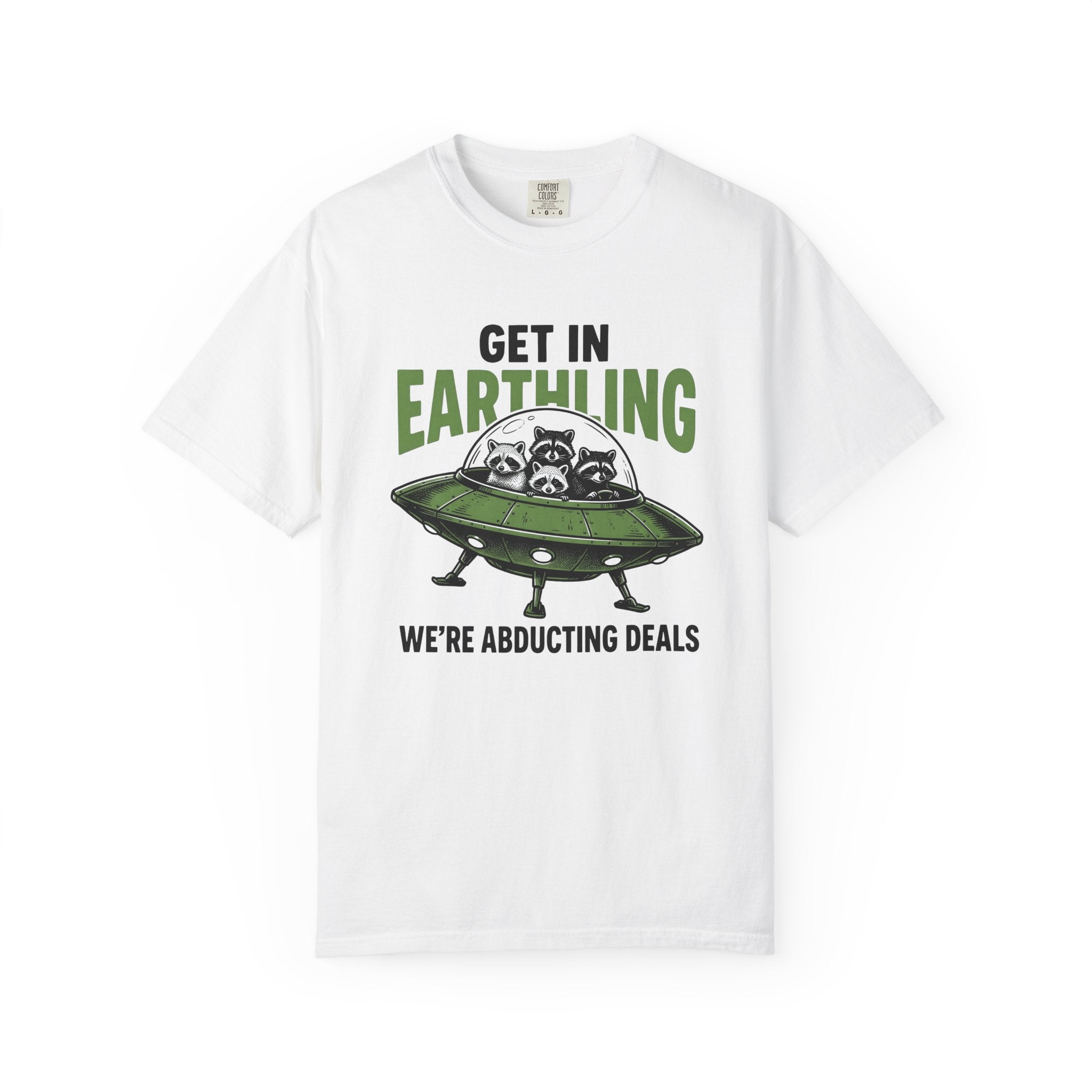 Raccoon Spaceship Shirt Funny Wildlife Gift Women Comic Tee Spacecraft T-Shirt Humor Fan Cartoon Tshirt Animal Graphic Vintage Flying Saucer