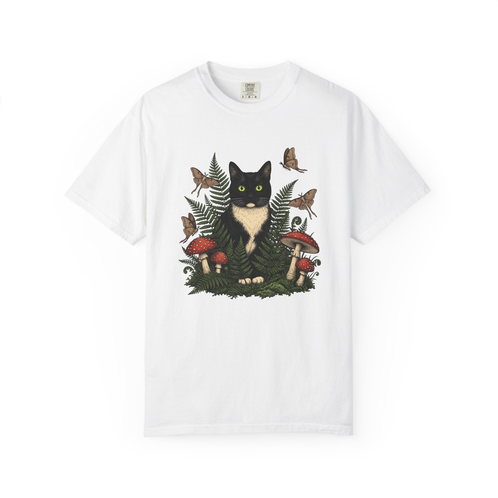 Black Cat Shirt Cat Environment Gift Women Garden Tee Cat T-Shirt Feline Fan Whimsy Graphic Conservation Illustration Classic Mushrooms