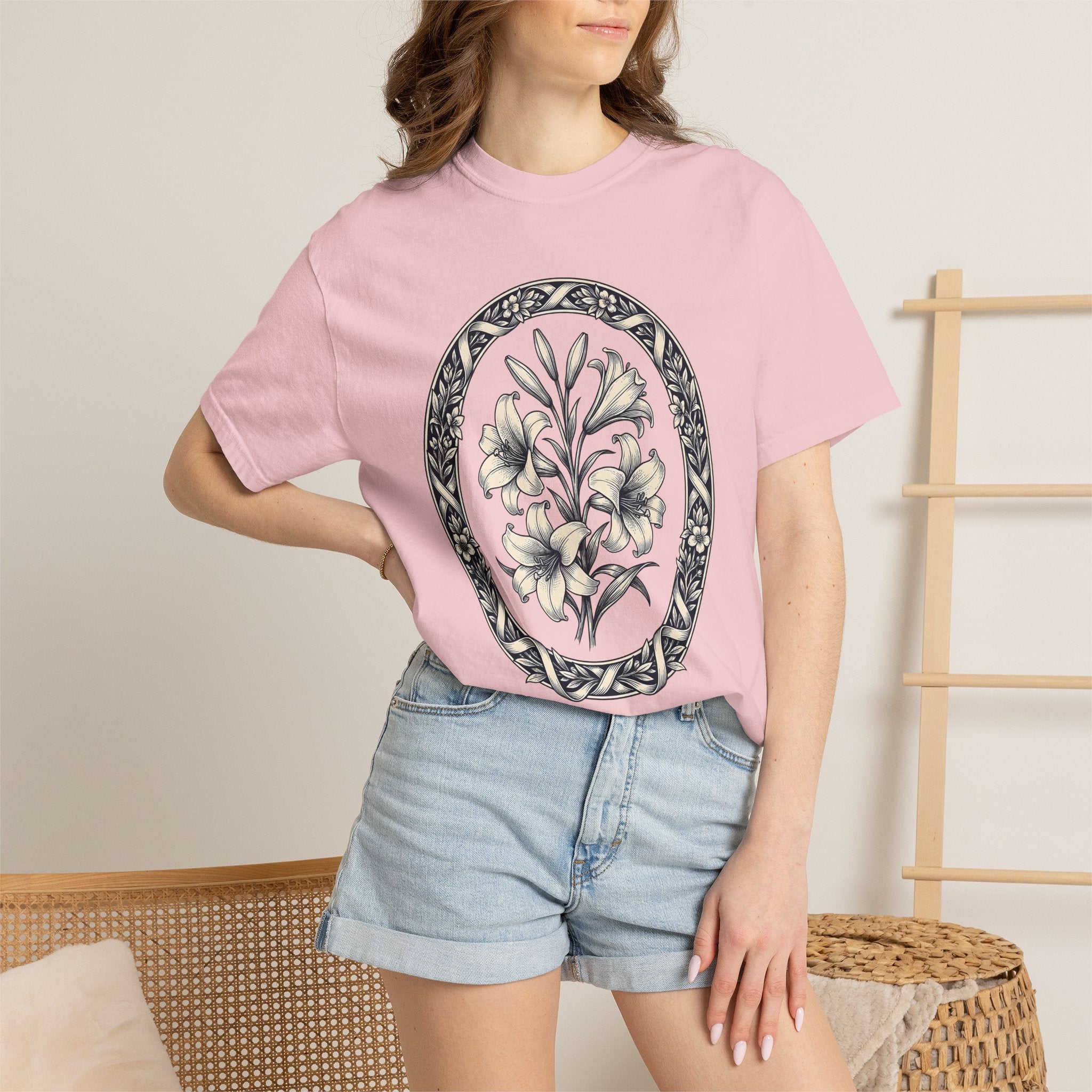 Lily Bloom Shirt Easter Flower Gift Women Botanical Art Tee Flower T-Shirt Spring Fan Floral Tshirt Botanical Illustration Retro Flower