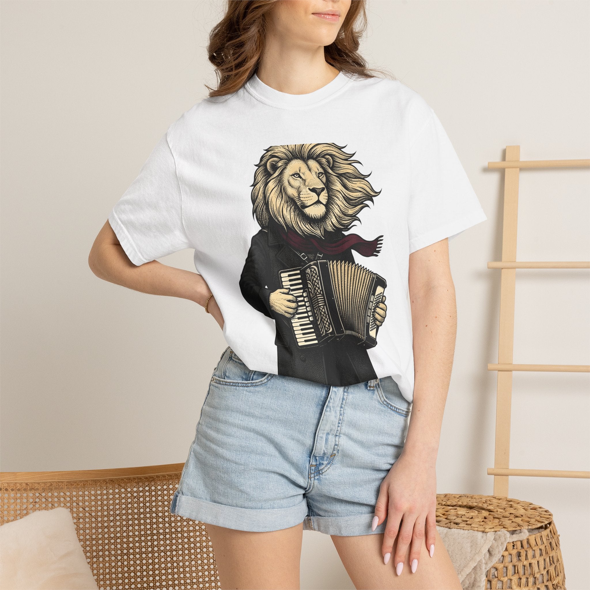 Lion Entertainer Shirt Animals Audio Gift Women Antique Tee Lion Tamer T-Shirt Wildlife Fan Vintage Tshirt Sound Graphic Cartoon Button