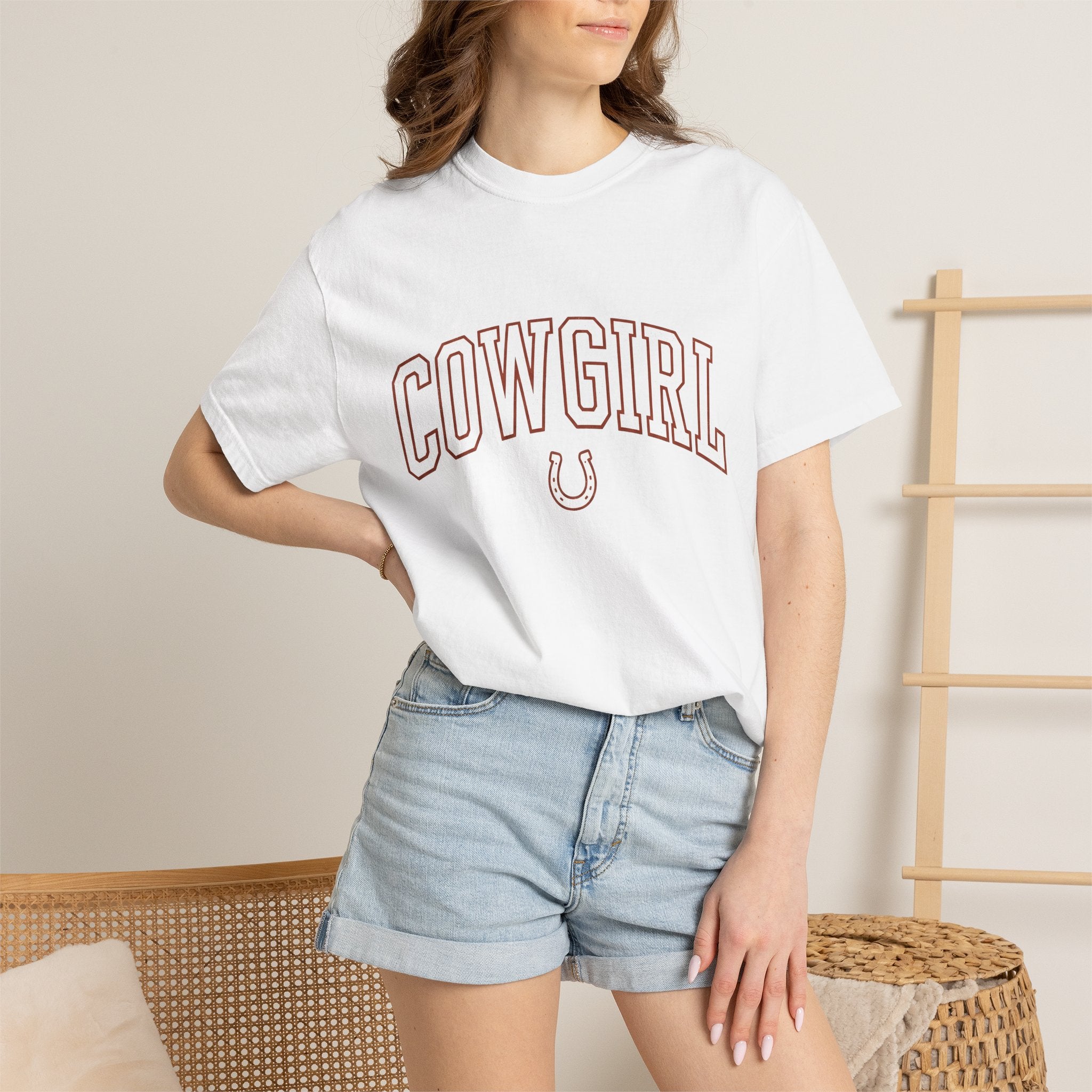 Varsity Font Shirt Cowgirl Western Gift Women Antique Tee Lettering T-Shirt Rodeo Fan Vintage Tshirt Country Graphic Traditional Horseshoe