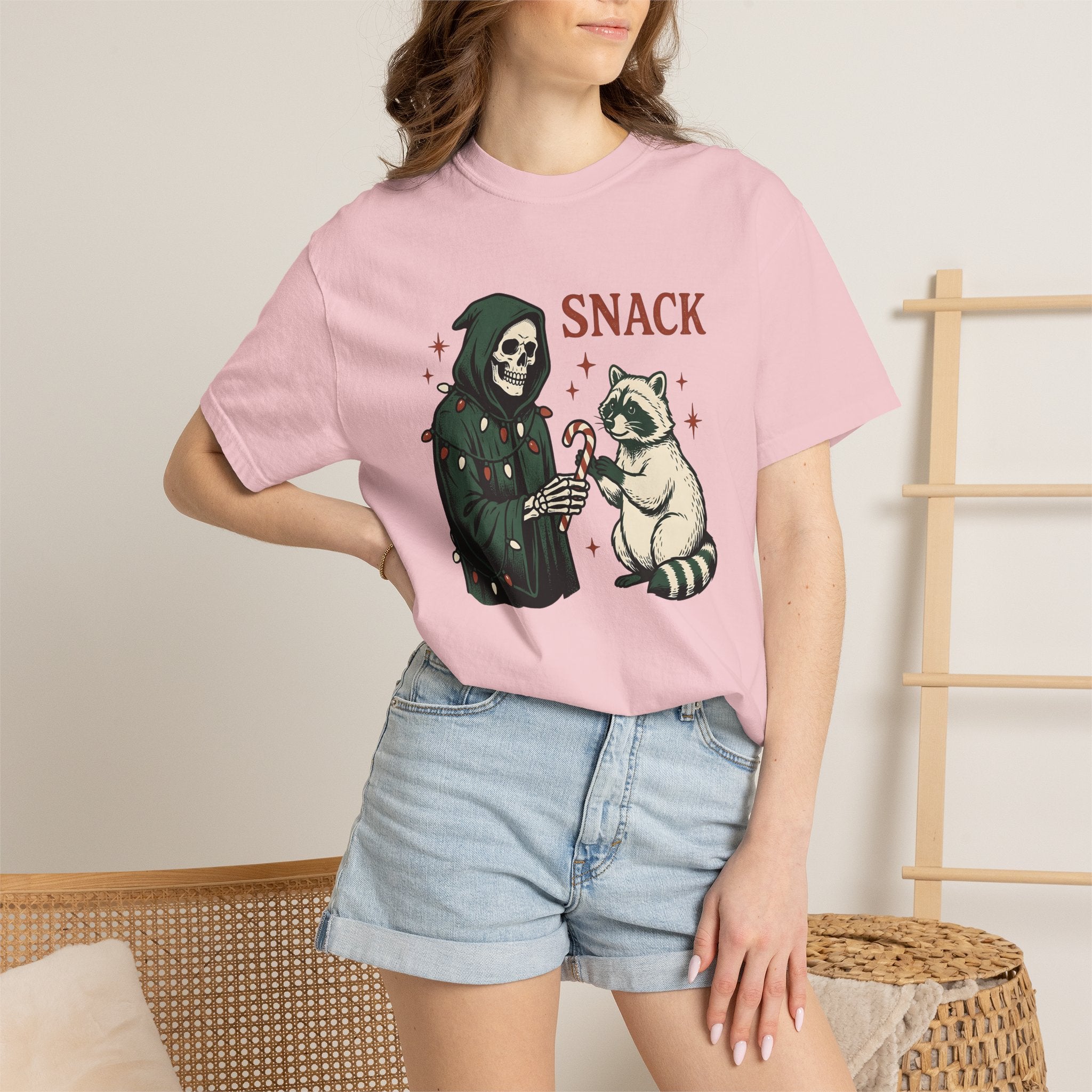 Reaper Raccoon Shirt Christmas Fun Gift Women Heritage Tee Trash Panda T-Shirt Xmas Fan Retro Tshirt Humorous Graphic Vintage-Inspired Sweet