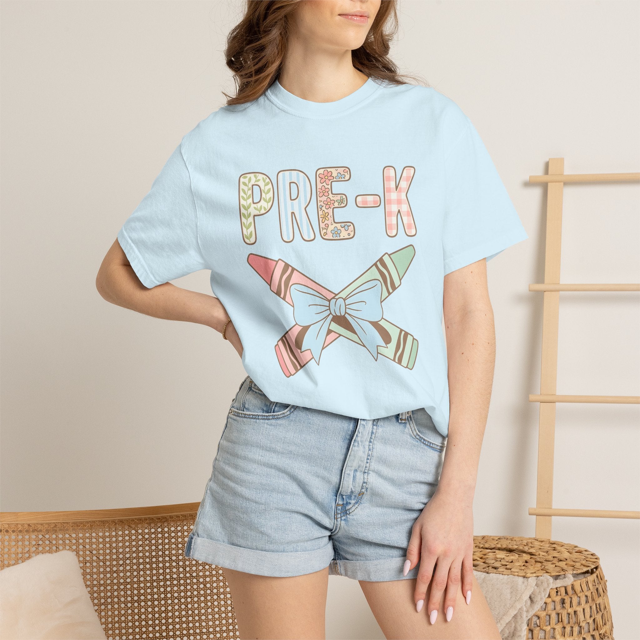 Crayon Bow Shirt Teachers School Gift Women Soft Colors Tee Crayon Ribbon T-Shirt Educator Enthusiast Pastel Tshirt Classroom Graphic Anime