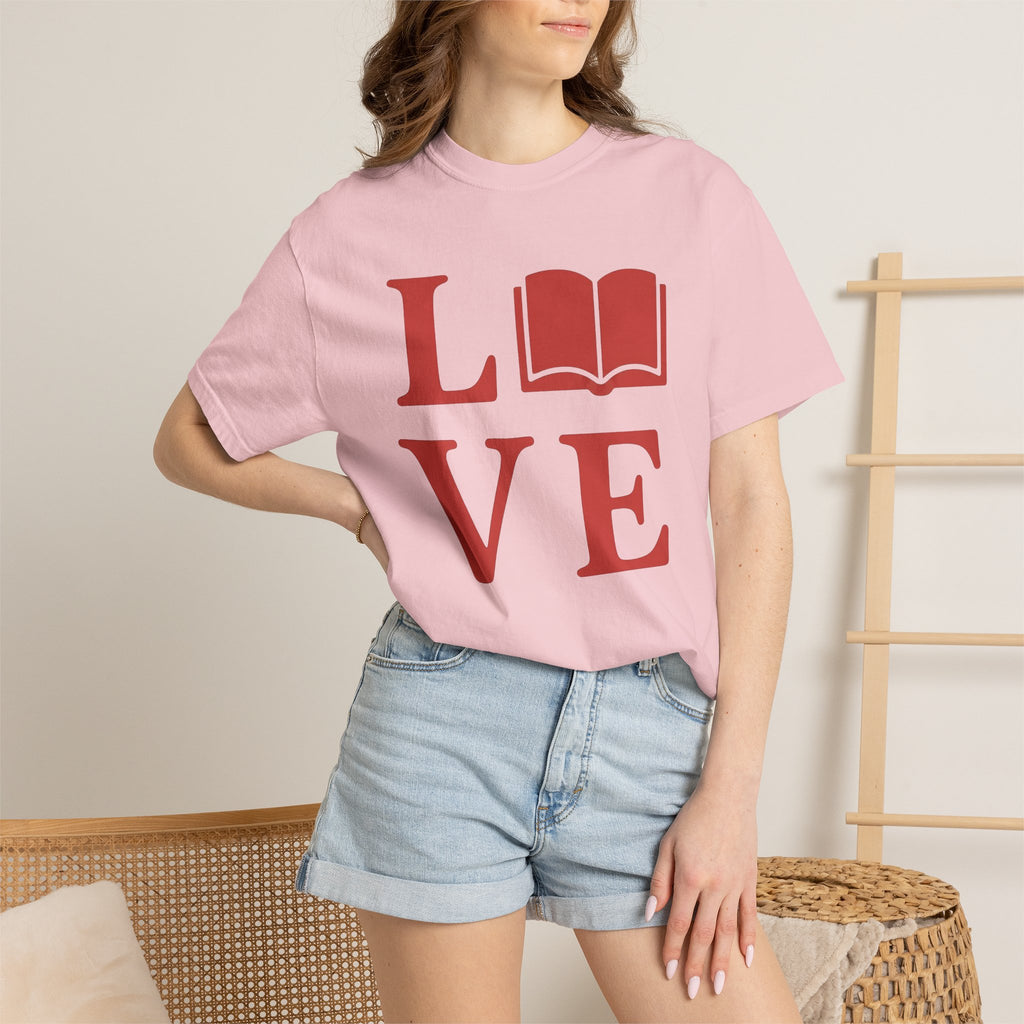 Book Love Shirt St. Valentine's Day Bookworm Gift Women Minimalist Tee Bibliophile T-Shirt Valentine Fan Simple Tshirt Book Illustration
