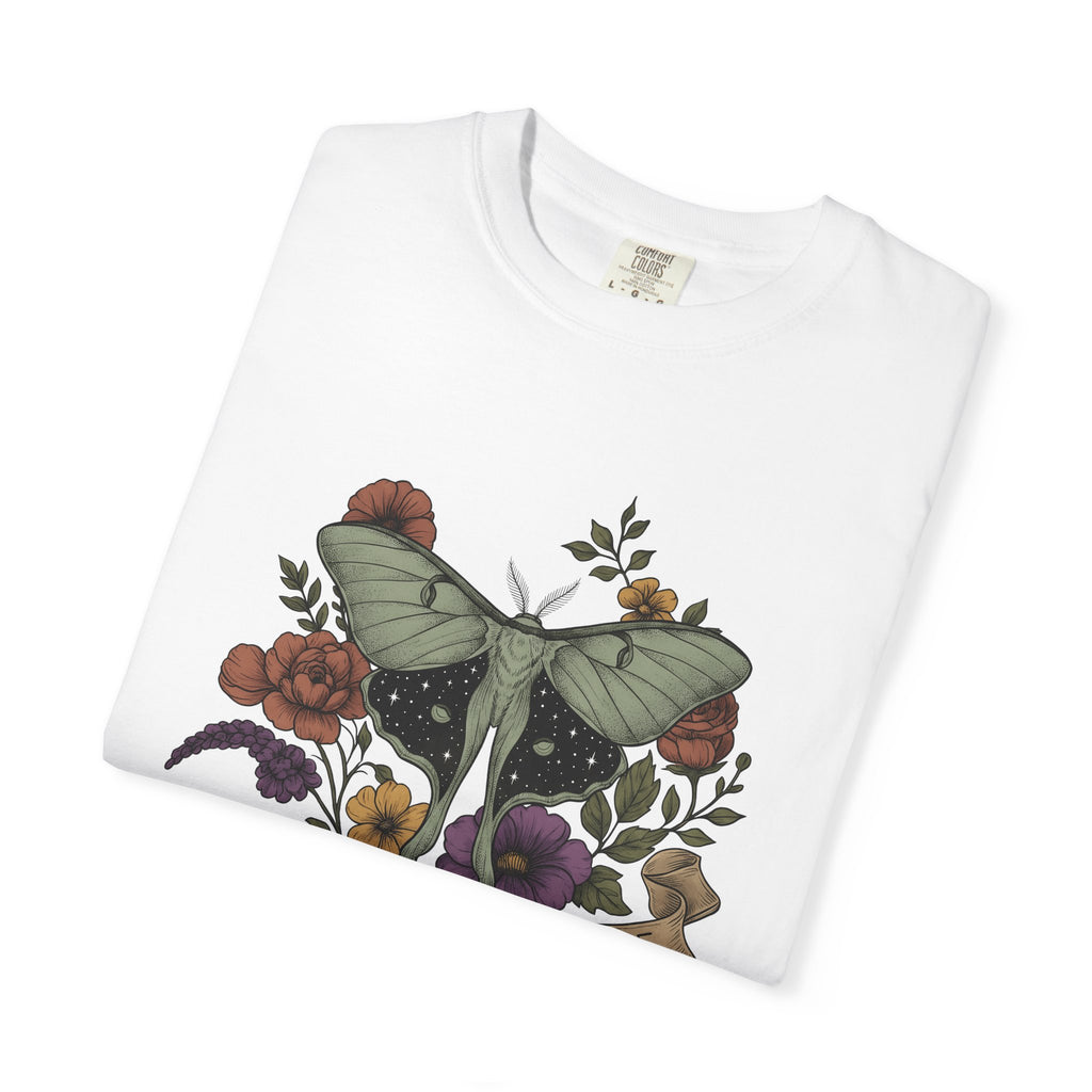 Luna Moth Shirt Boho Chic Nature Gift Women Botanical Tee Actias T-Shirt Bohemian Fan Illustrative Tshirt Environmental Graphic Vintage