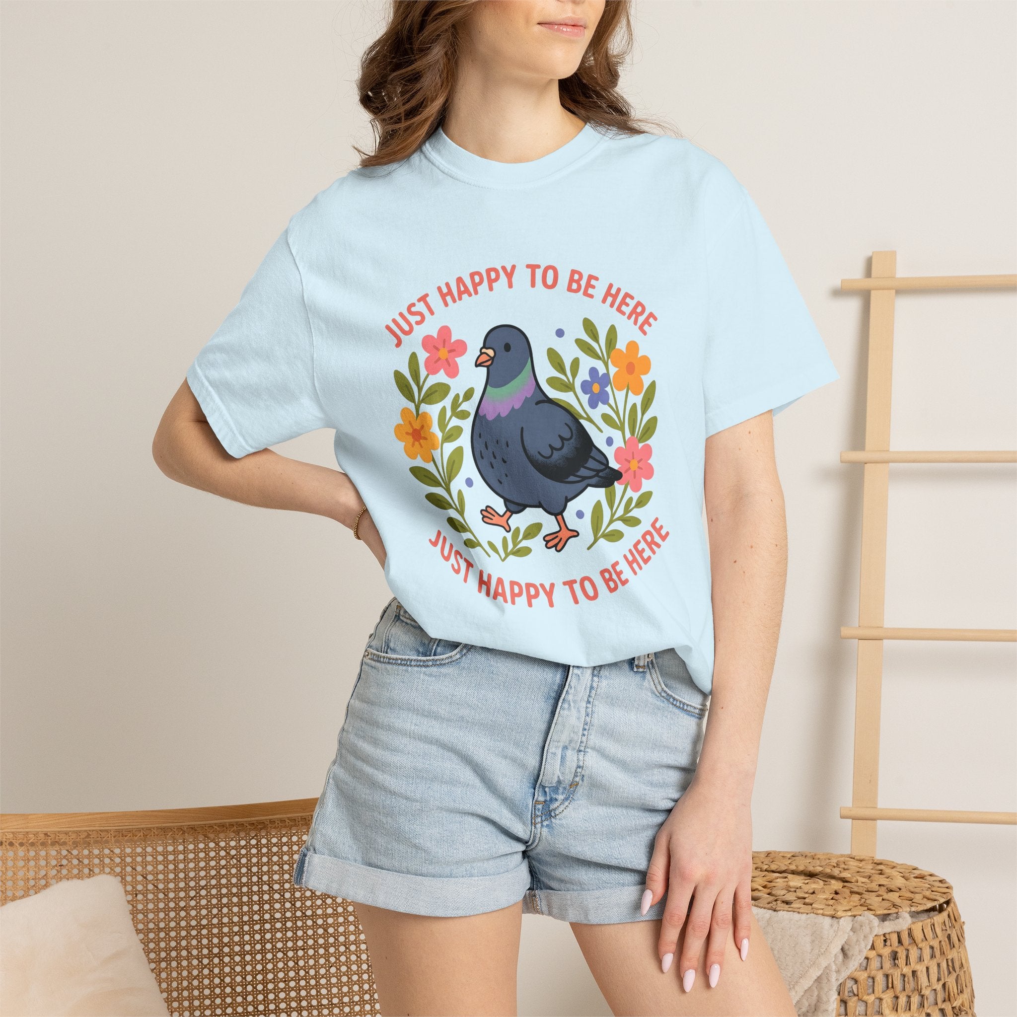 Pigeon Graphic Shirt Funny Animal Gift Women Cartoon Tee Dove T-Shirt Humor Fan Comic Tshirt Creature Graphic Retro Floral Tshirt