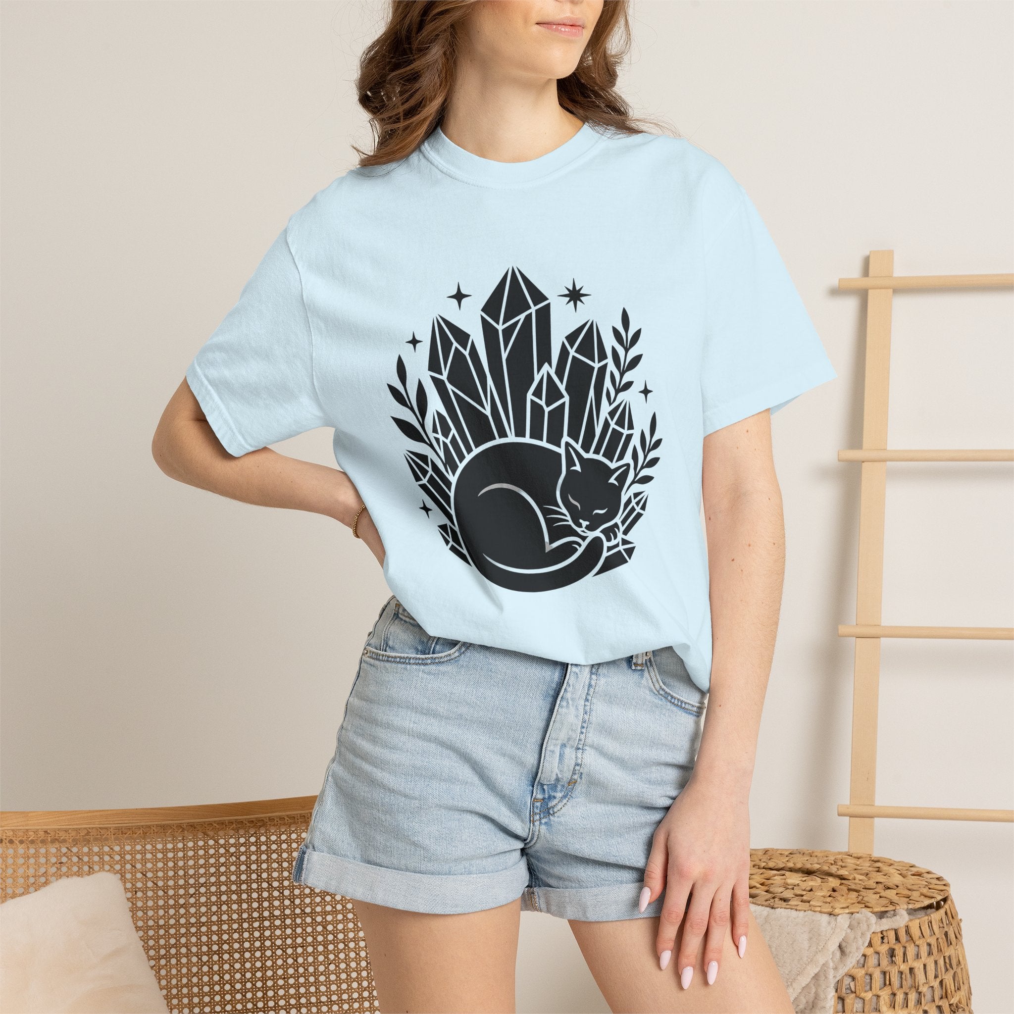 Sleeping Cat Shirt Cat Spiritual Gift Women Minimalist Tee Kitten T-Shirt Cat Fan Simple Tshirt Mystical Graphic Boho Crystals Tshirt