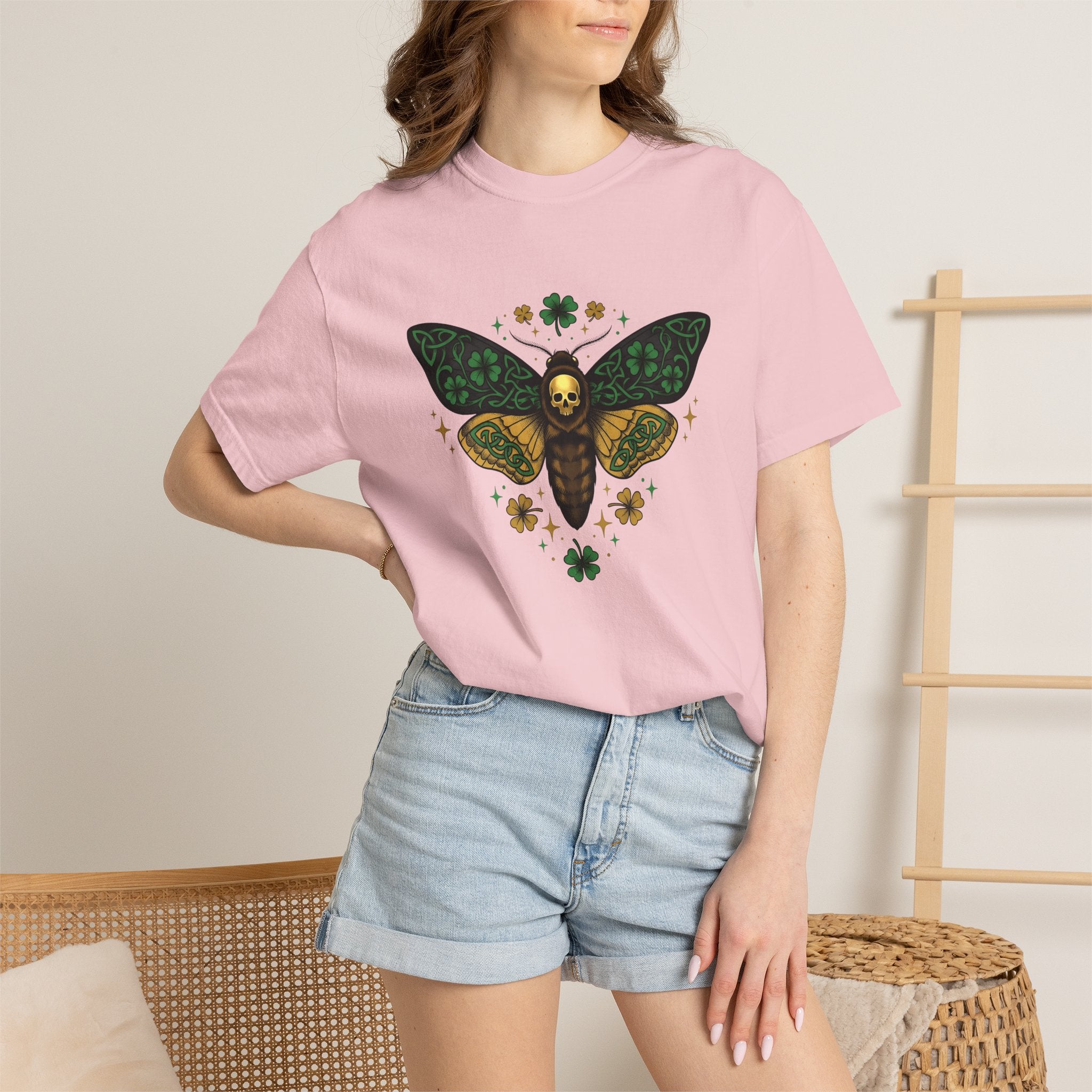 Insect Skull Shirt St Patrick's Day Dark Gift Women Tribal Tee Bug T-Shirt Irish Fan Primitive Tshirt Gothic Graphic Retro Clover Tshirt