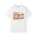 Cheerful Apple Shirt Teacher Mocha Gift Women Hand Drawn Tee Fruit T-Shirt Educator Enthusiast Coffee Tshirt Caffeinated Graphic Nostalgic