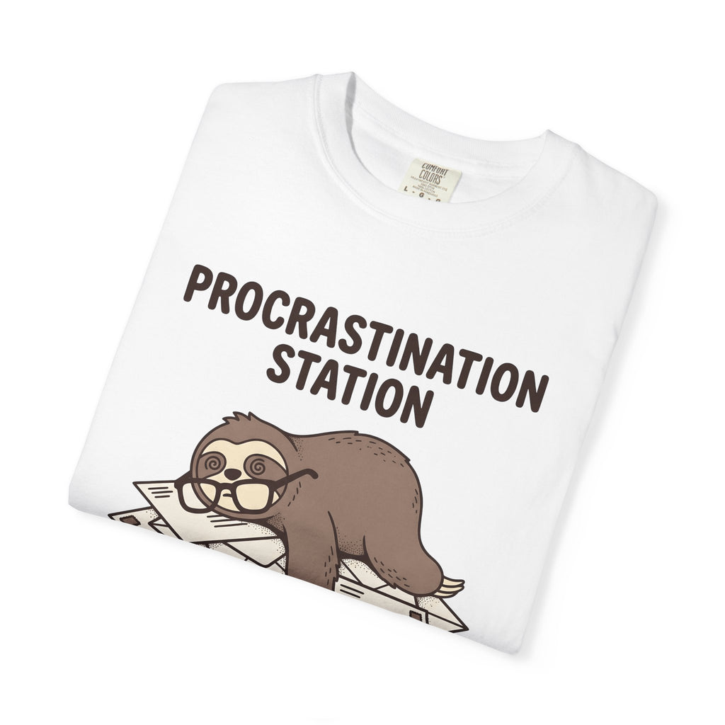 Sloth Mail Shirt Funny Animal Gift Women Cartoon Tee Mail Carrier T-Shirt Humor Fan Comic Tshirt Wildlife Graphic Doodle Glasses Tshirt