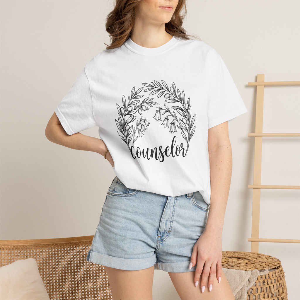 Botanical Wreath Shirt Counselor Floral Gift Women Hand Drawn Tee Wreath T-Shirt Therapist Enthusiast Illustrated Tshirt Floral Graphic