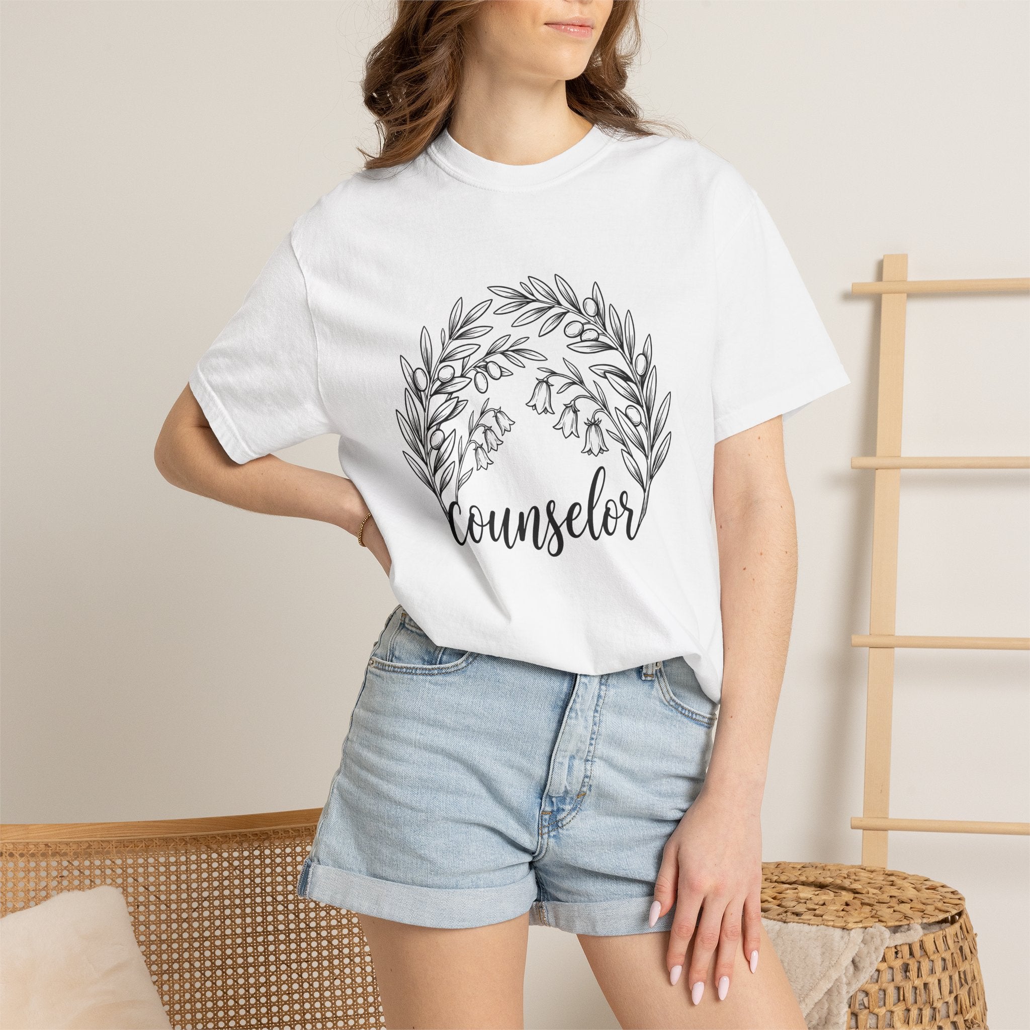 Botanical Wreath Shirt Counselor Floral Gift Women Hand Drawn Tee Wreath T-Shirt Therapist Enthusiast Illustrated Tshirt Floral Graphic