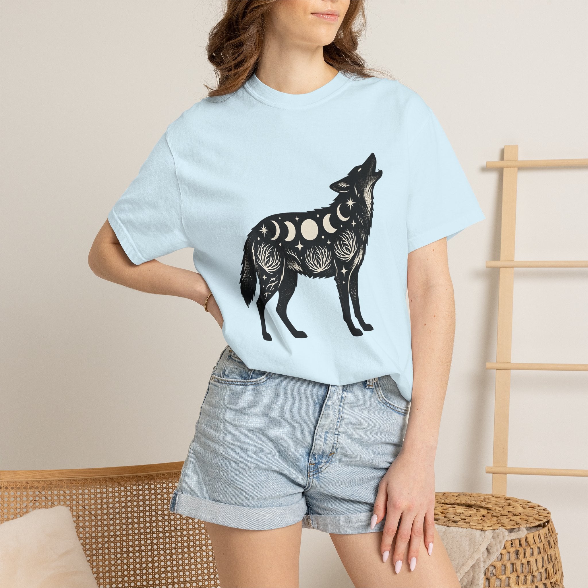 Wild Wolf Shirt Cowgirl Ranch Gift Women Tribal Tee Wolf T-Shirt Cowgirl Fan Primitive Tshirt Ranch Graphic Antique Moon Cycle Tshirt