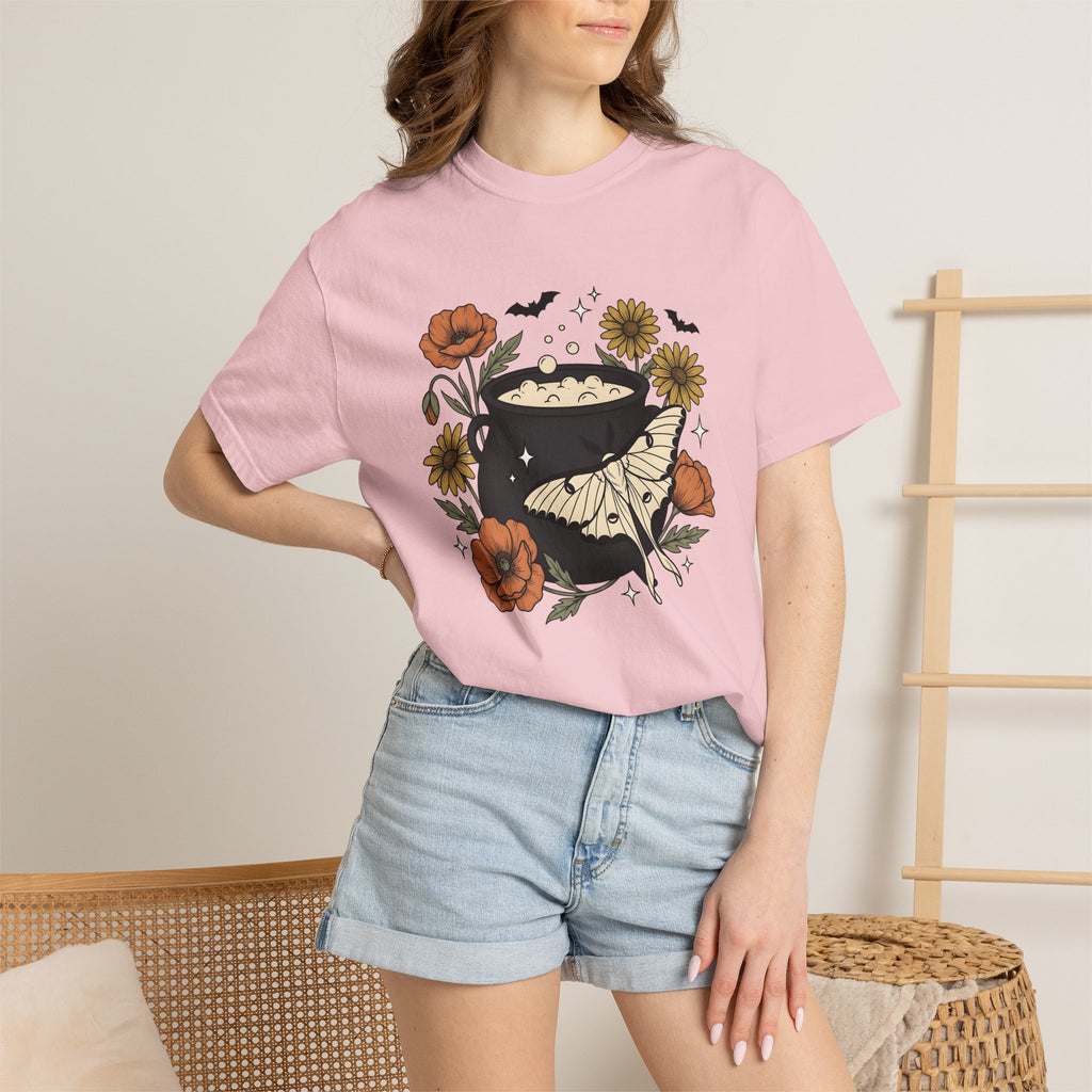Magic Pot Shirt Halloween Sorcery Gift Women Bohemian Tee Cauldron T-Shirt Spooky Fan Witchcraft Tshirt Magic Graphic Retro Luna Butterfly