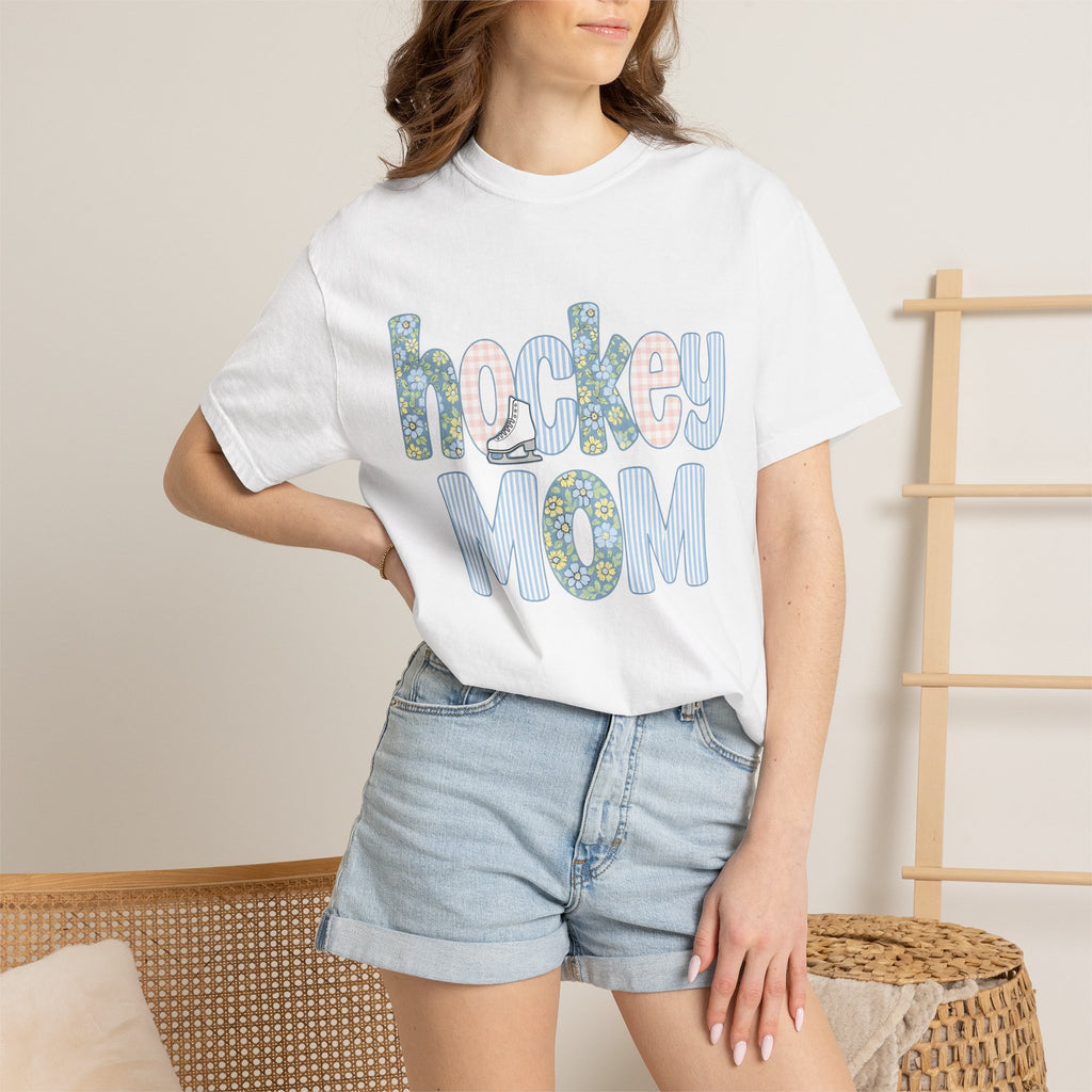 Ice Skate Graphic Shirt Hockey Mom Sports Gift Women Floral Tee Ice Skating T-Shirt Hockey Fan Floral Tshirt Athlete Graphic Retro Pastel