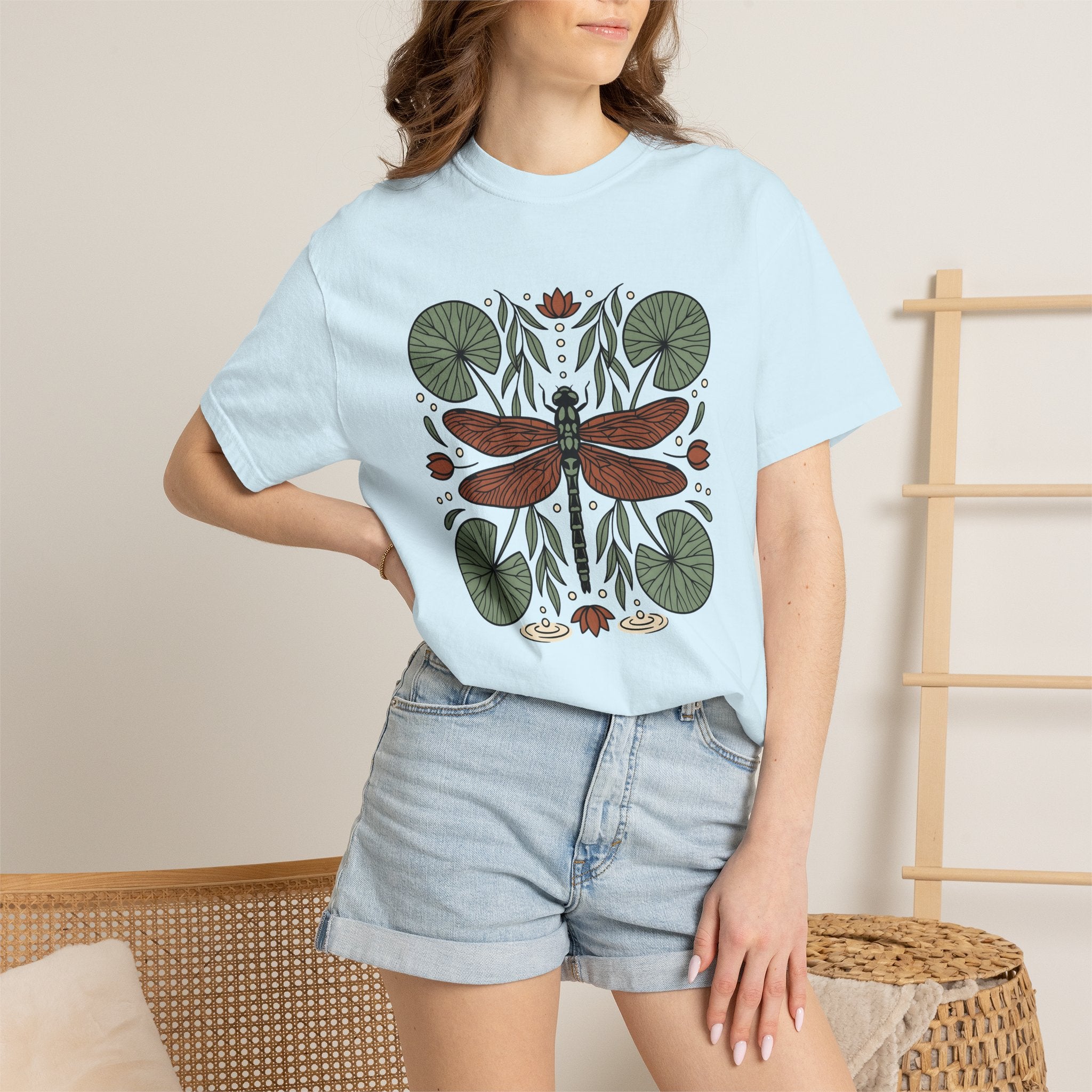 Dragonfly Graphic Shirt Boho Chic Nature Gift Women Boho Tee Damselfly T-Shirt Bohemian Fan Hippie Tshirt Environmental Graphic Minimal
