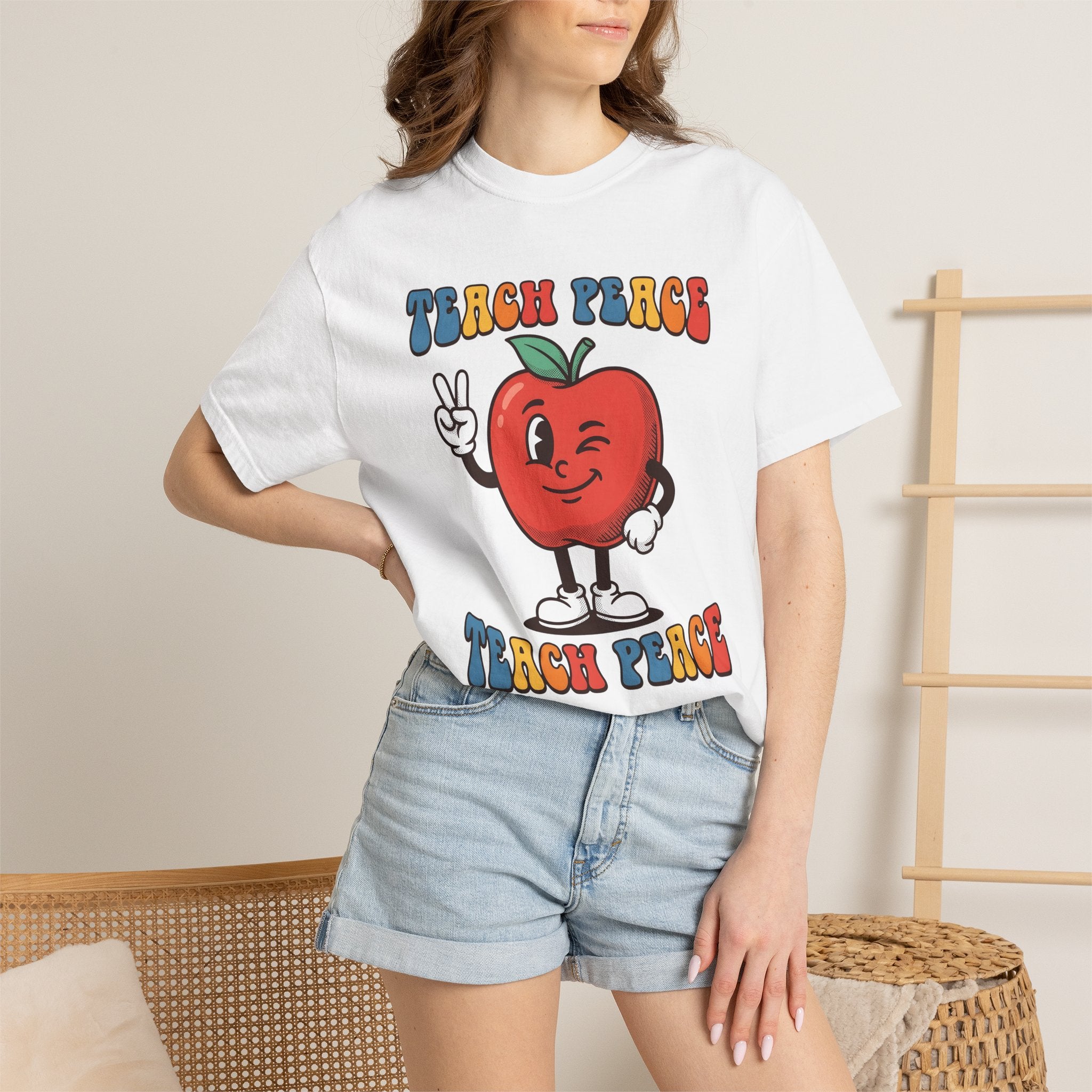 Winking Fruit Character Shirt Teachers Education Gift Women Doodle Tee Fruit Character T-Shirt Educator Enthusiast Cartoon Tshirt Learning