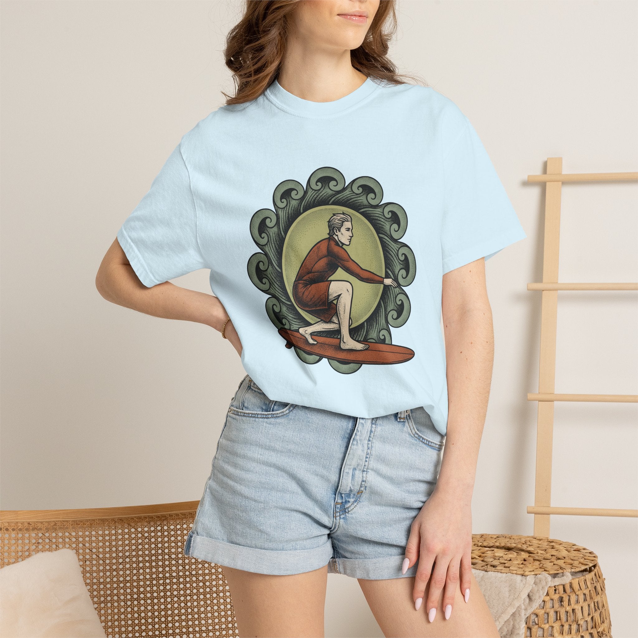 Surfer Shirt Sports Shore Gift Women Hand Drawn Tee Kitesurfer T-Shirt Athlete Fan Illustrated Tshirt Coastal Graphic Line Art Sea Waves