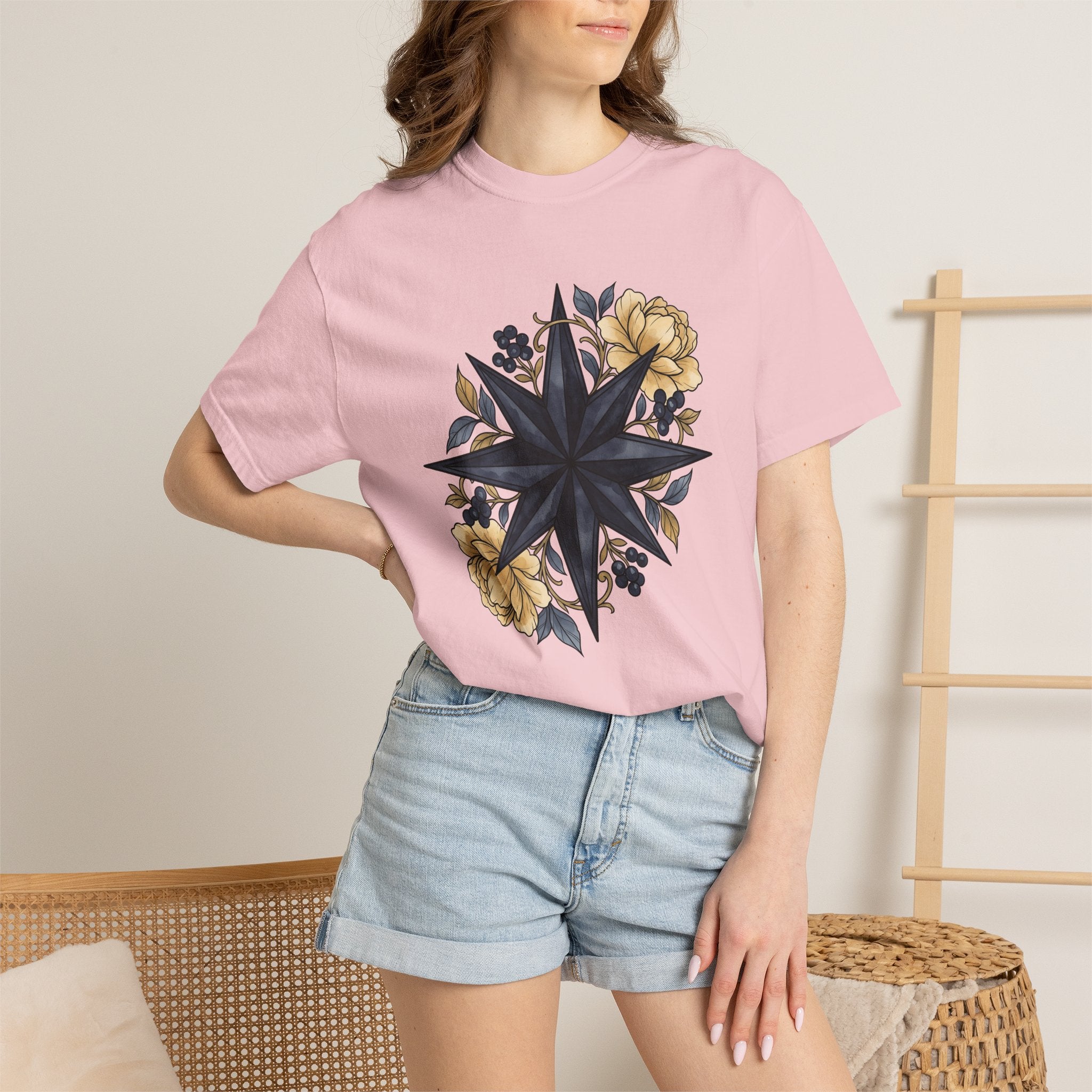Compass Rose Shirt Boho Chic Plants Gift Women Floral Tee Wind Rose T-Shirt Bohemian Fan Floral Art Tshirt Botanical Graphic Watercolor