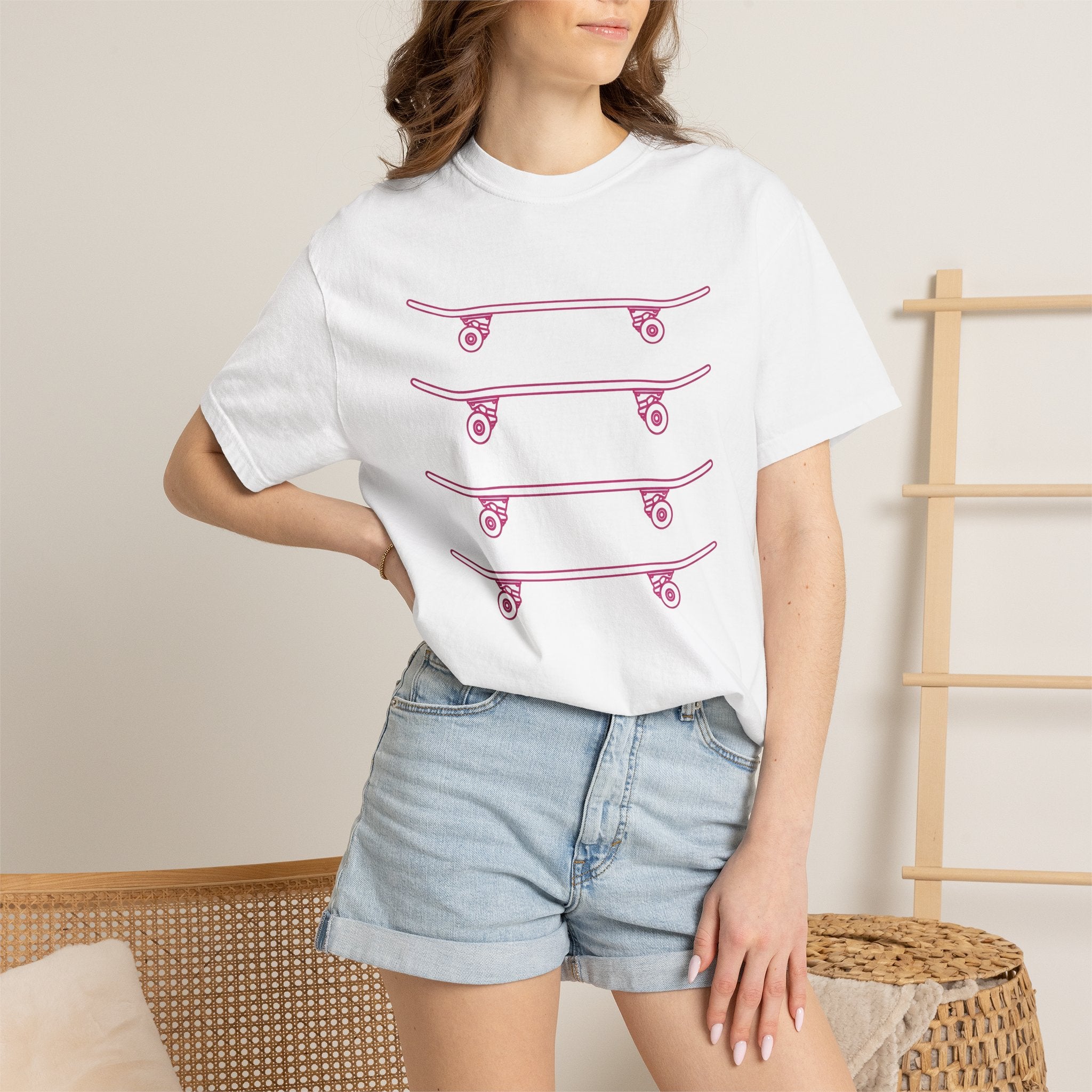 Skateboard Design Shirt Skateboarding Urban Gift Women Simple Tee Skateboard T-Shirt Skater Enthusiast Minimalist Tshirt Streetwear Graphic