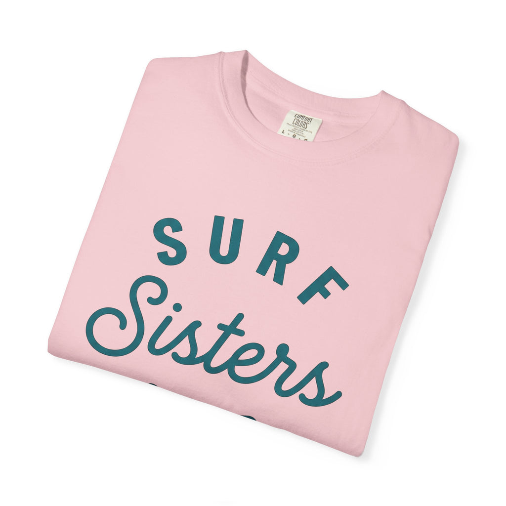 Surf Club Shirt Surfing Beach Gift Women Modern Tee Surfing Club T-Shirt Surfer Fan Surf Tee Coastal Graphic Retro Script Font Tshirt