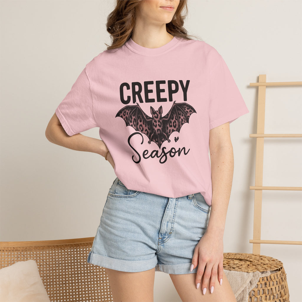 Bat Art Shirt Halloween Macabre Gift Women Line Art Tee Bat T-Shirt Horror Fan Batwing Tshirt Dark Graphic Cartoon Heart Icon Tshirt
