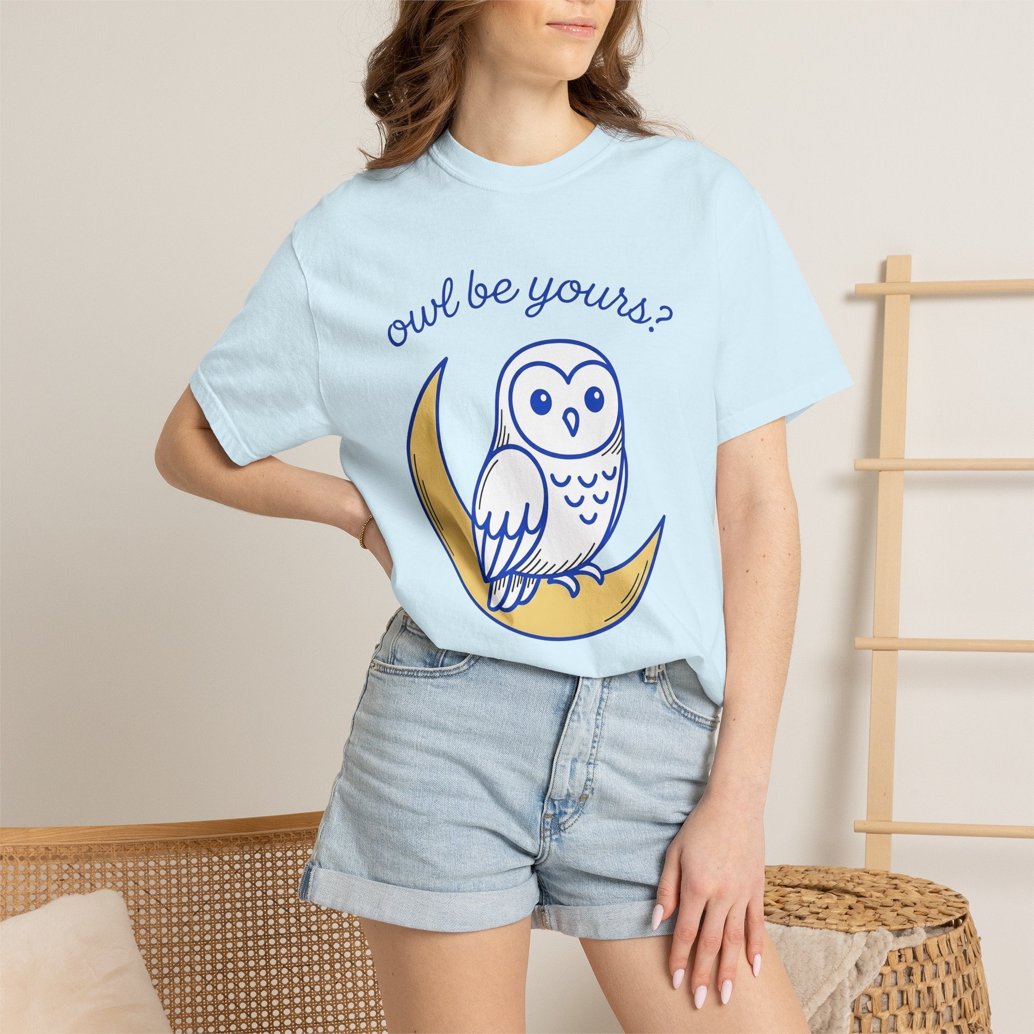 Owl Night Shirt Animals Love Gift Women Adorable Tee Owl T-Shirt Creature Fan Owl Art Tshirt Romance Graphic Simple Half Moon Tshirt
