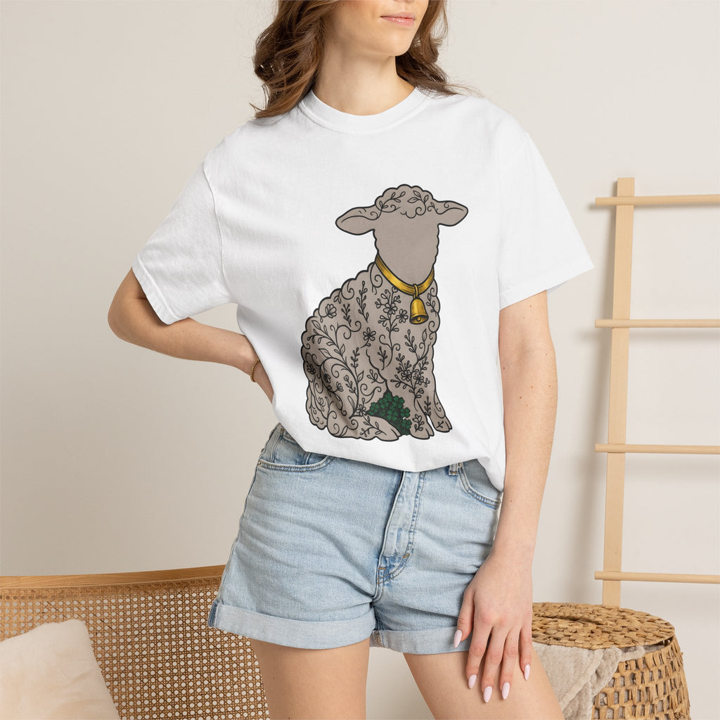 Lamb Floral Shirt Easter Farmhouse Gift Women Hand Drawn Tee Sheep T-Shirt Easter Fan Lamb Tshirt Rustic Graphic Minimalist Bell Tshirt
