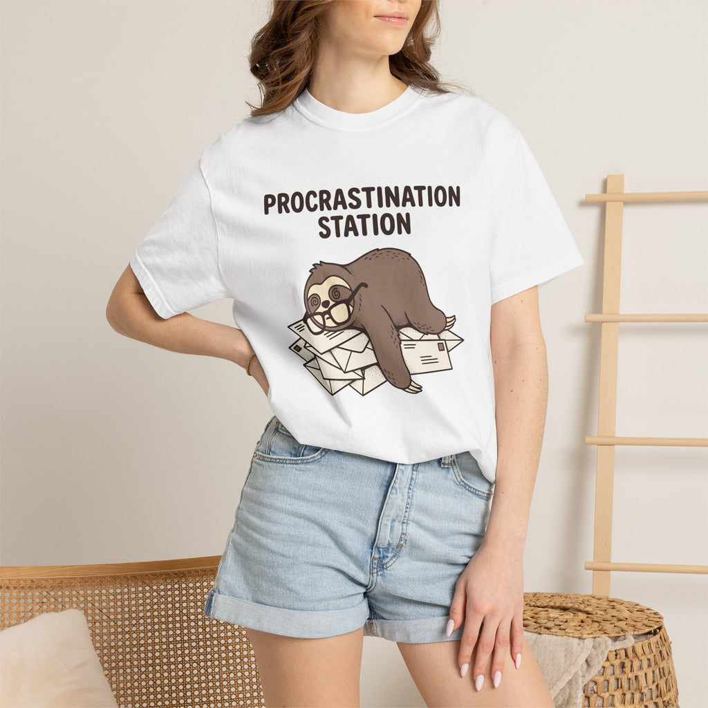 Sloth Mail Shirt Funny Animal Gift Women Cartoon Tee Mail Carrier T-Shirt Humor Fan Comic Tshirt Wildlife Graphic Doodle Glasses Tshirt