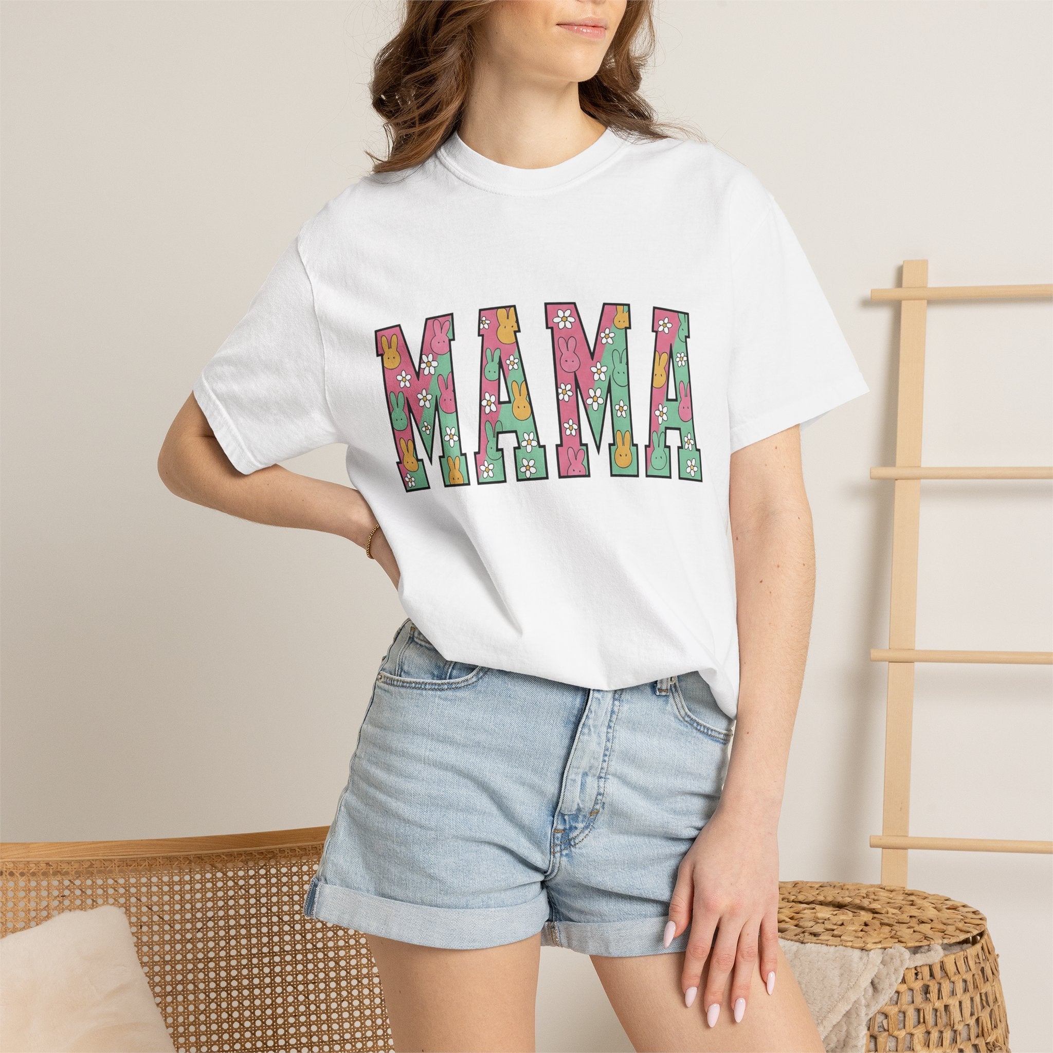 Rabbit Floral Print Shirt Easter Mother Gift Women Kawaii Tee Bunny T-Shirt Easter Fan Cute Tshirt Mom Graphic Soft Colors Daisy Bouquet