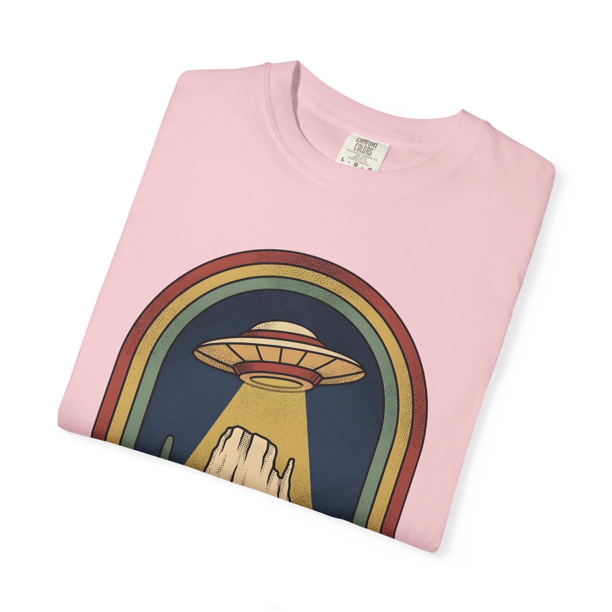 Flying Saucer Desert Shirt Alien Hiking Gift Women Hand Drawn Tee Ufo T-Shirt Extraterrestrial Fan Illustrated Graphic Trekker Design Retro