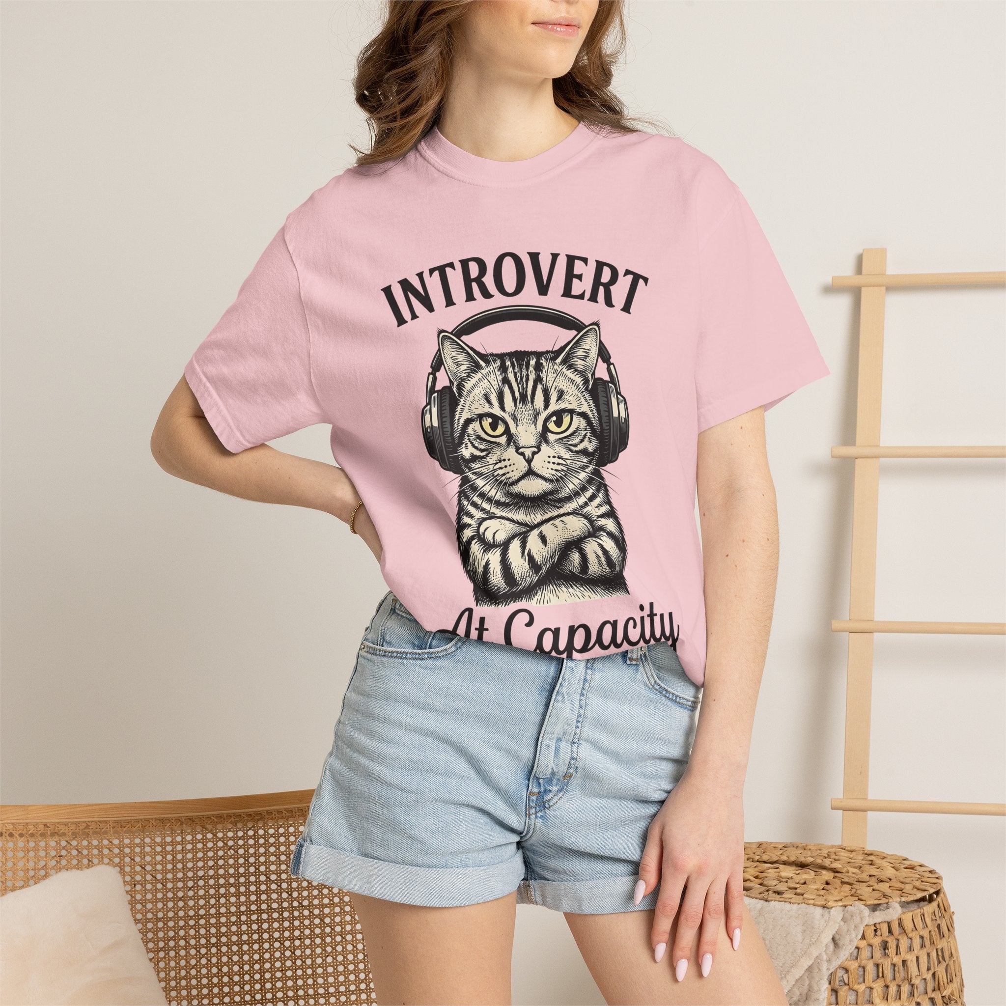 Tabby Cat Headphones Shirt Cat Introvert Gift Women Vintage Tee Cat Earphones T-Shirt Cat Fan Feline Tshirt Introvert Graphic Hand Drawn