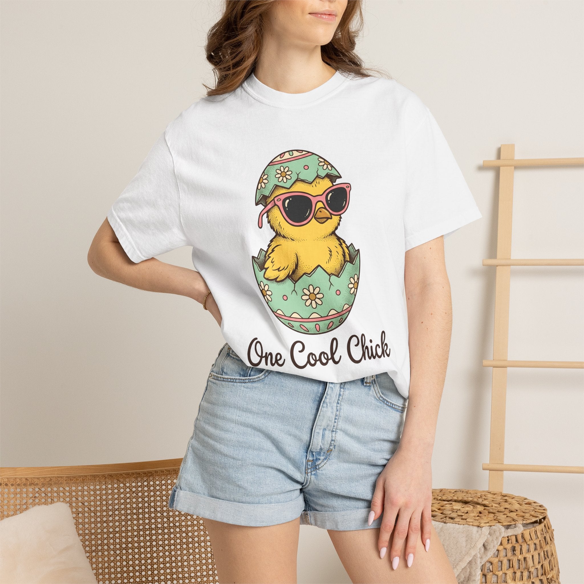 Chick Sunnies Shirt Easter Critter Gift Women Line Art Tee Baby Chick T-Shirt Easter Fan Simple Drawing Graphic Creature Design Classic