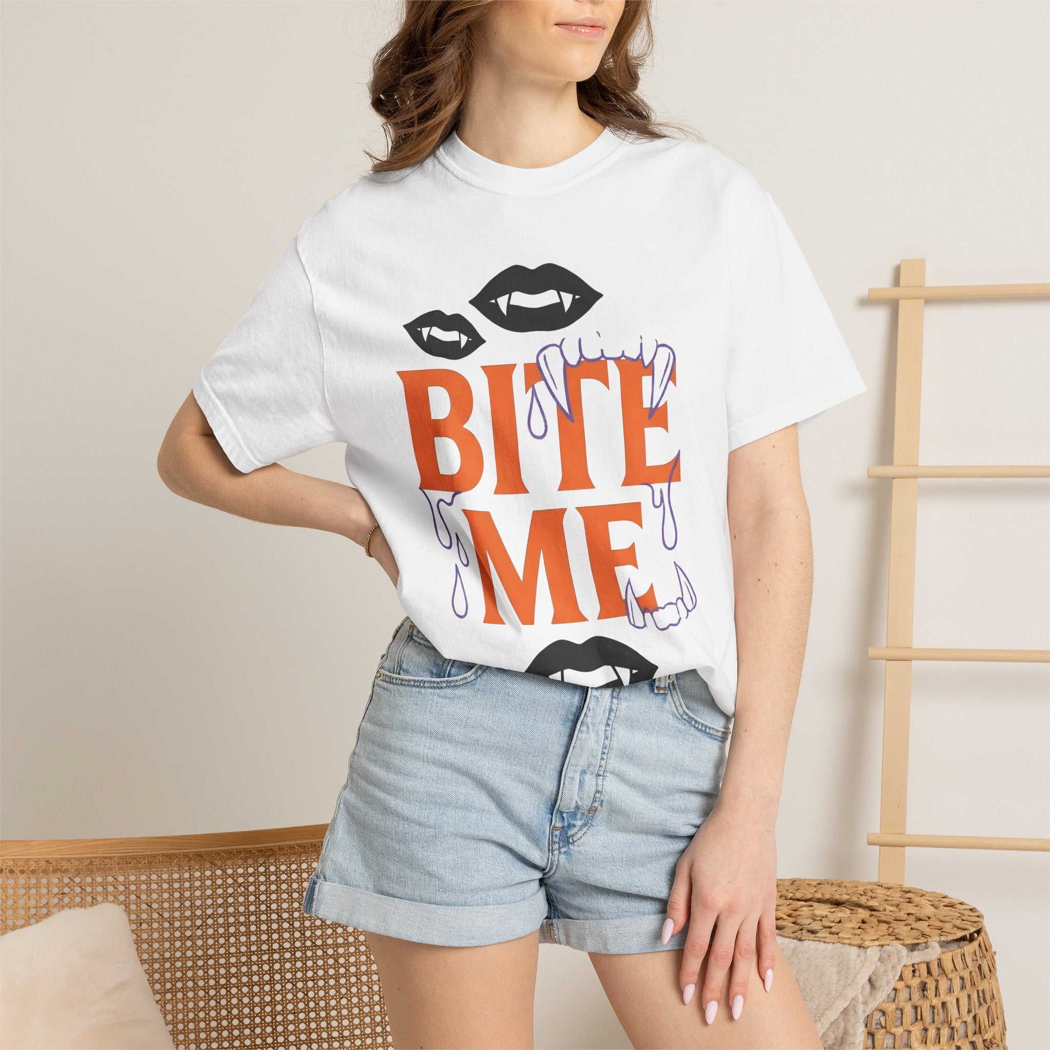 Vampire Bite Shirt Halloween Dark Gift Women Bold Design Tee Fangs T-Shirt Horror Fan Gothic Tshirt Dark Graphic Classic Blood Drip Tshirt